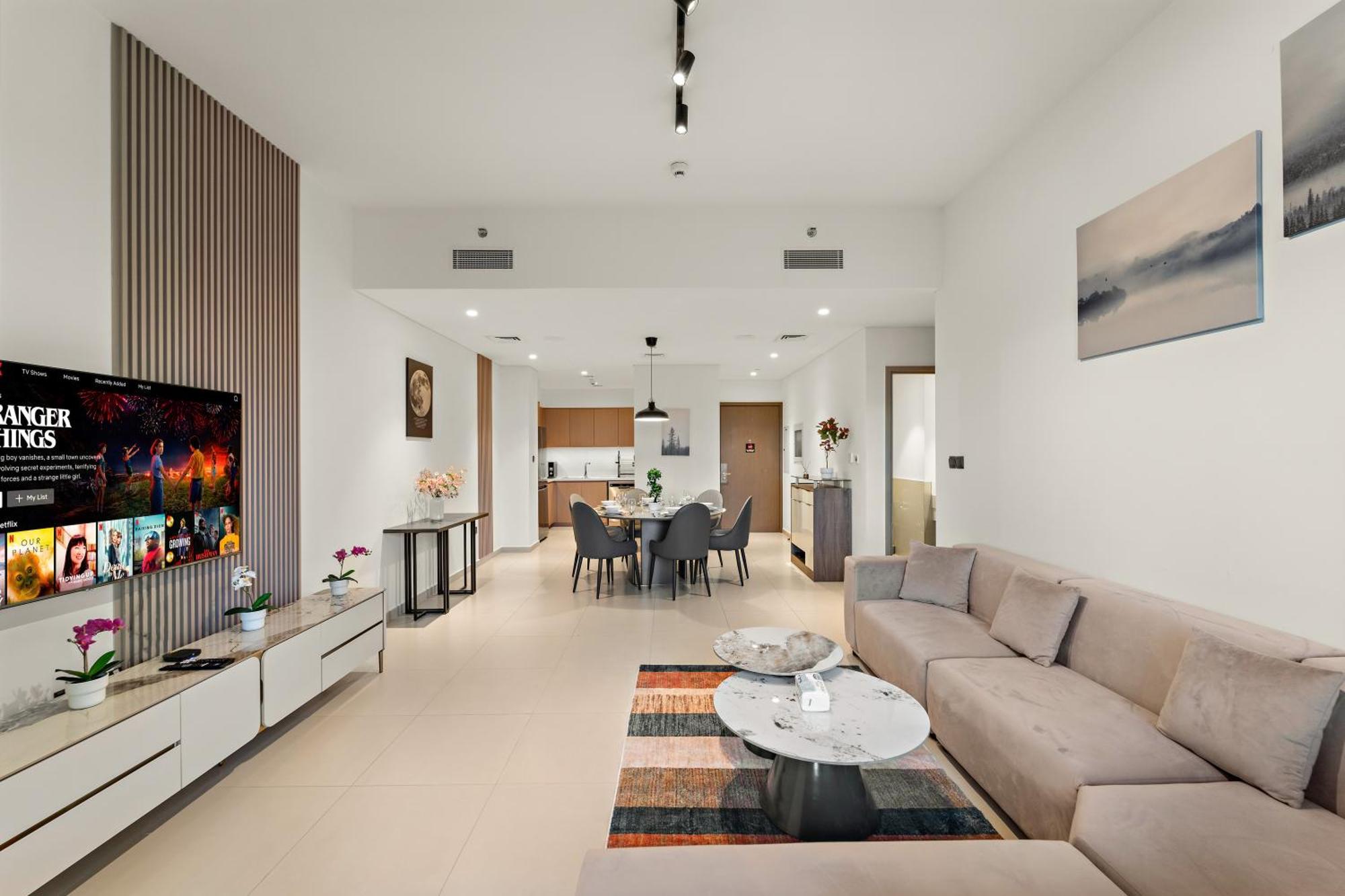 Luxe 4br With Burj View L Pool & Gym Dubai