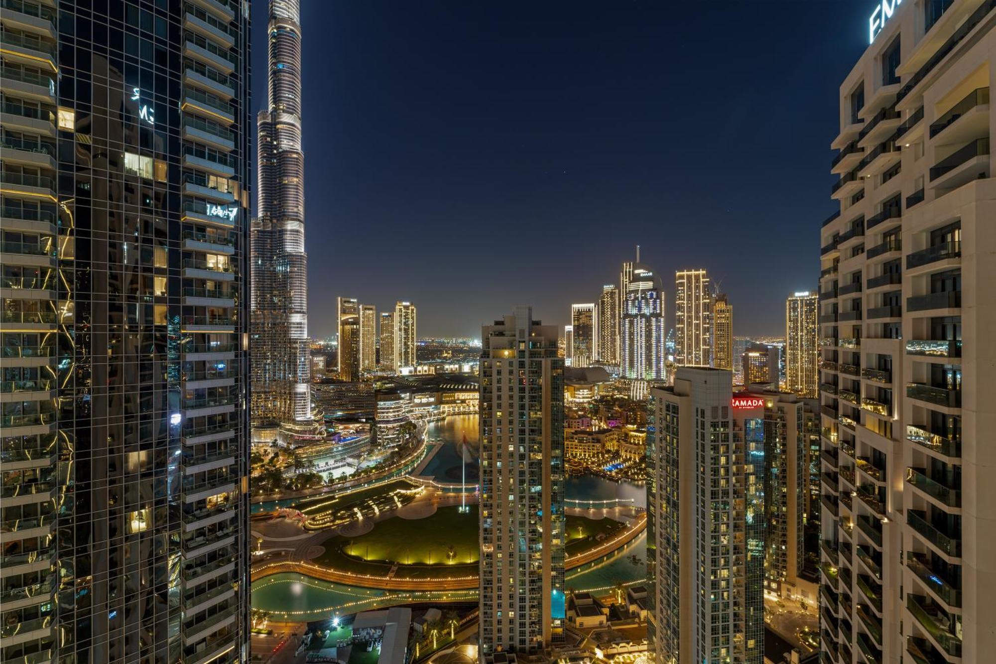 Apartment Luxe 4br With Burj View L Pool & Gym *