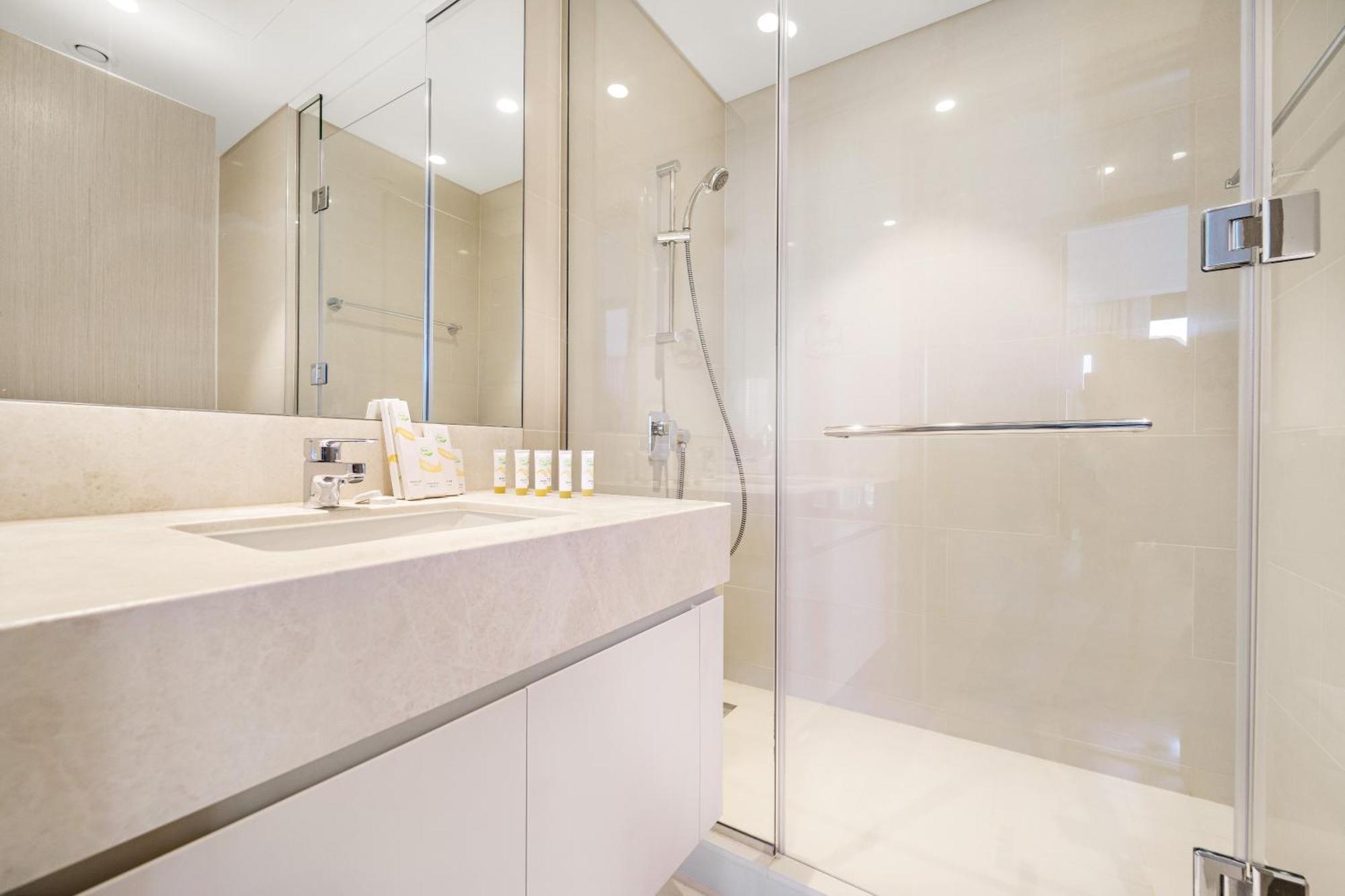 Apartment Luxe 4br With Burj View L Pool & Gym Dubai