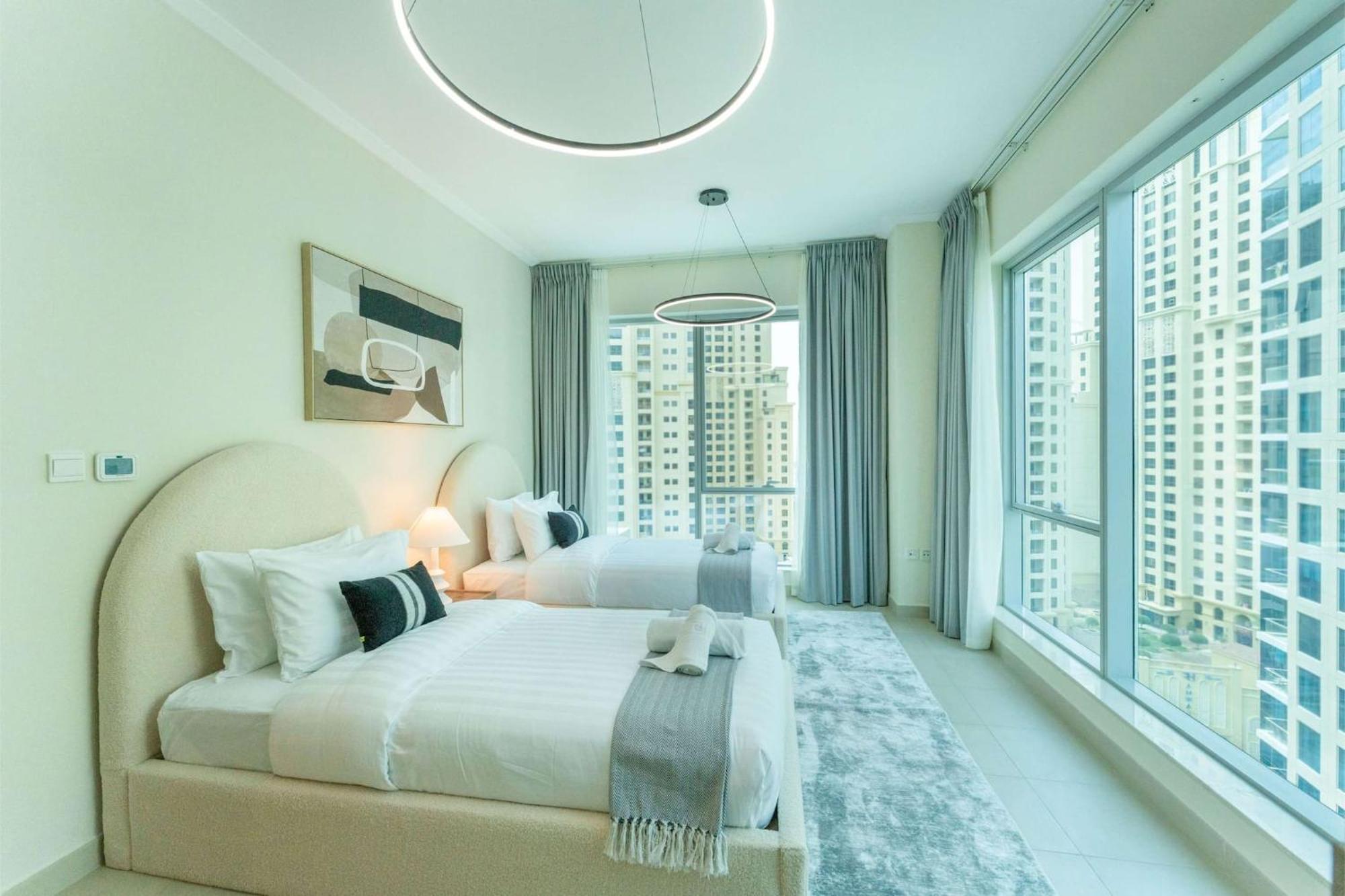 Luxurious 2 Bedroom Delphine Tower By Pk Holidays
