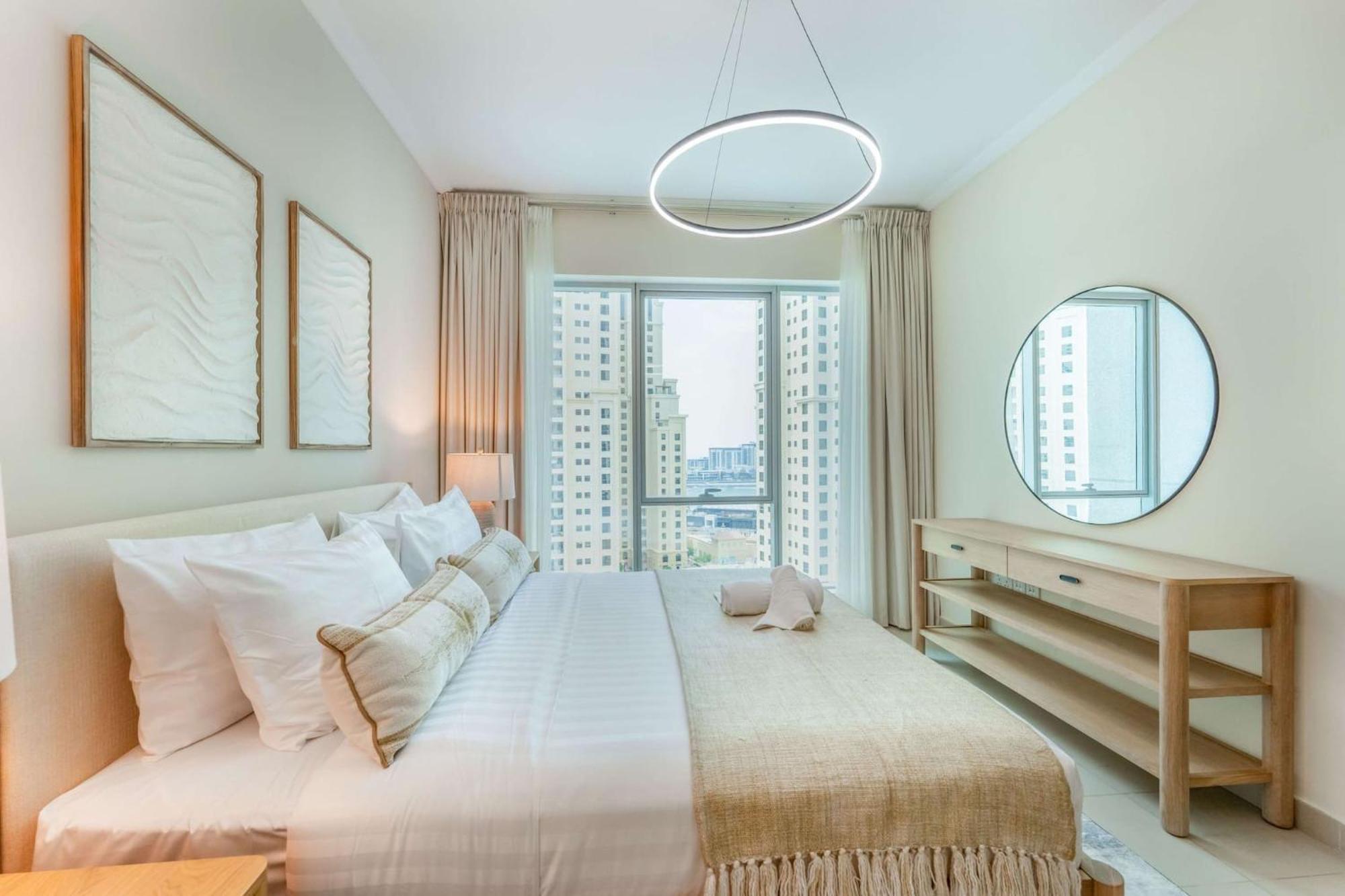 Luxurious 2 Bedroom Delphine Tower By Pk Holidays Apartment Dubai