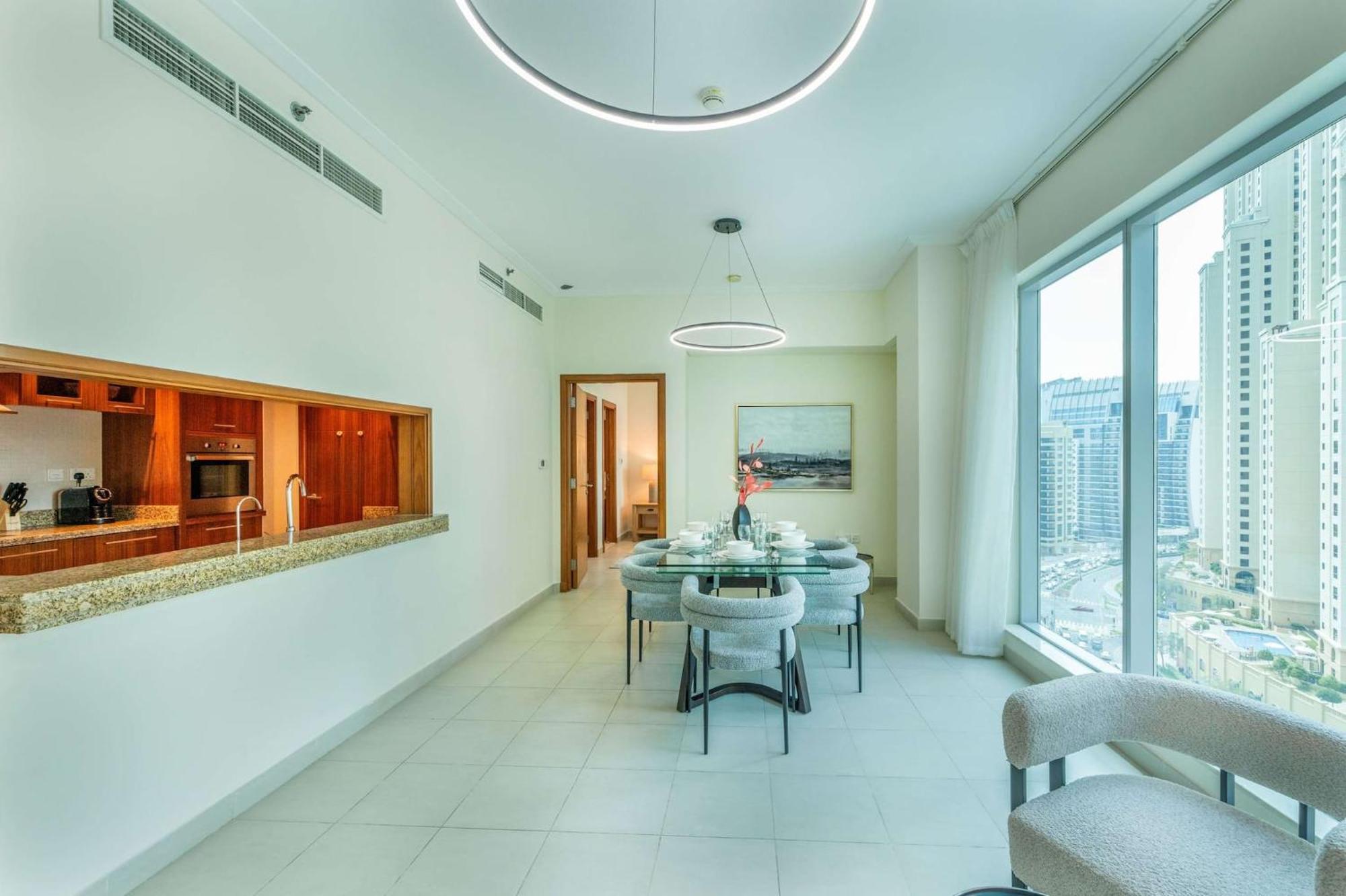 Luxurious 2 Bedroom Delphine Tower By Pk Holidays *