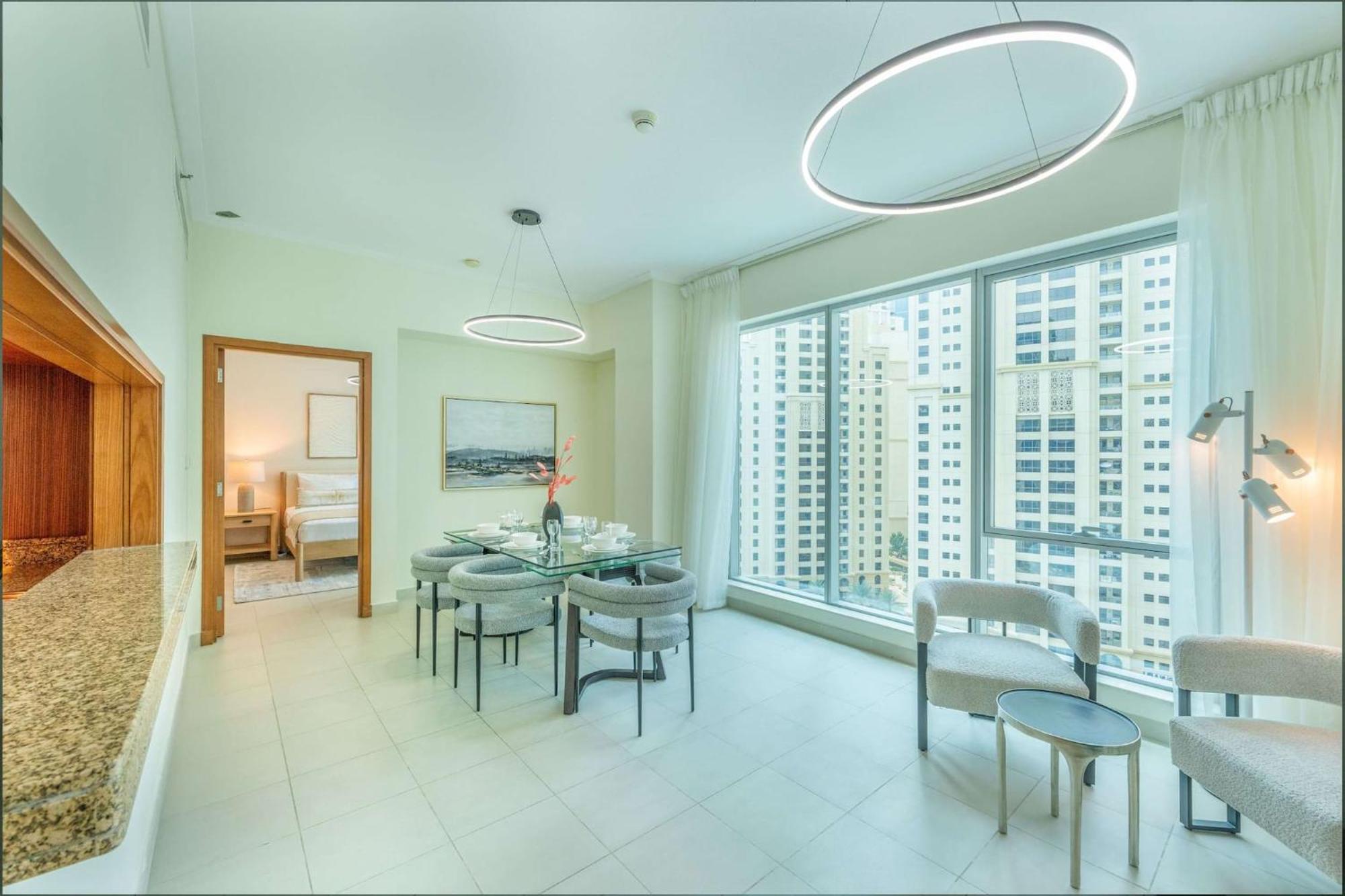 Luxurious 2 Bedroom Delphine Tower By Pk Holidays