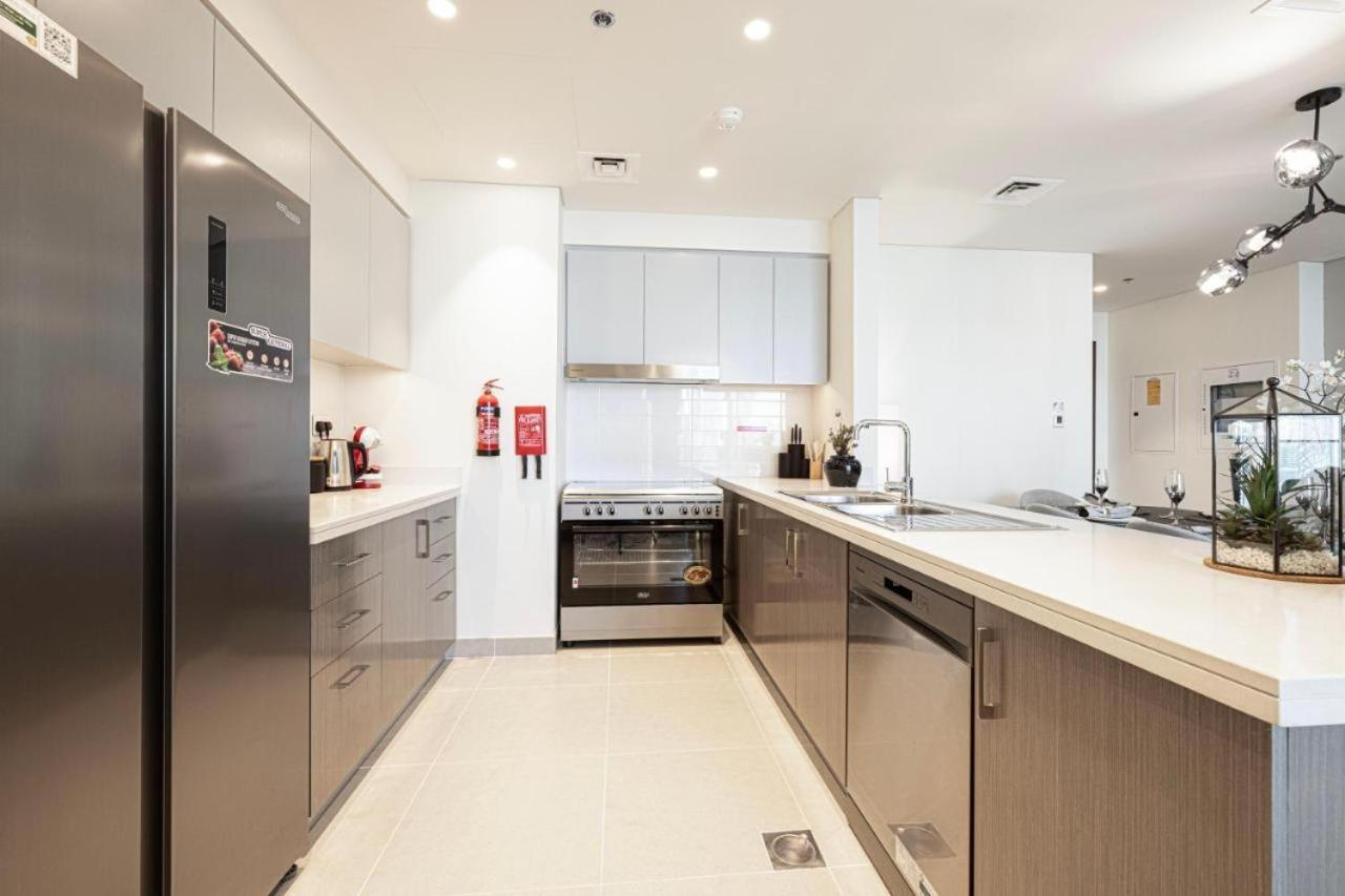 Apartment Modern Luxury Overlooking Burj Khalifa *