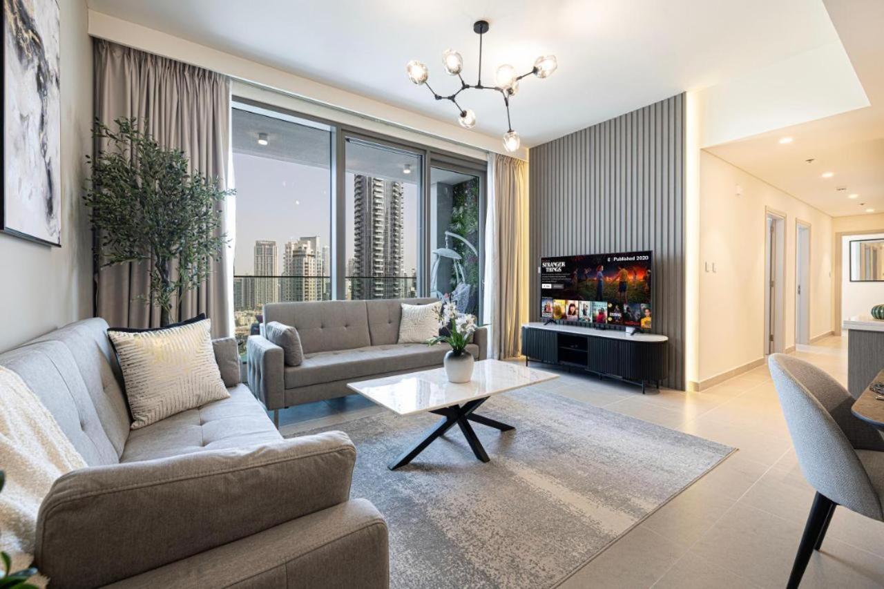 Modern Luxury Overlooking Burj Khalifa * Dubai