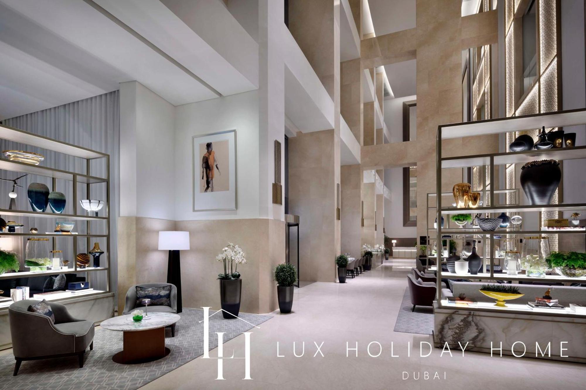Lux The Emaar Fashion Avenue 2 *