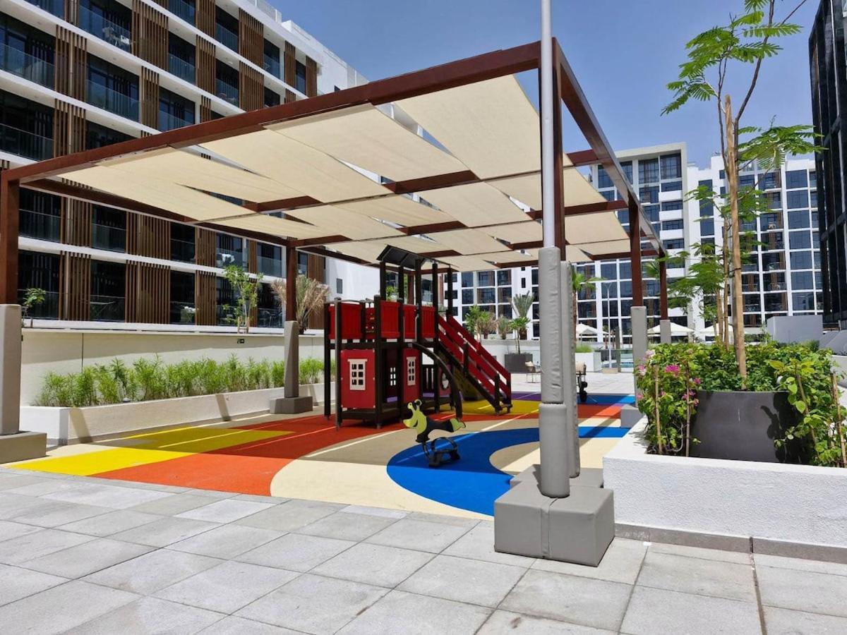 Apartment Spacious With Huge Balcony-azizi Riviera *
