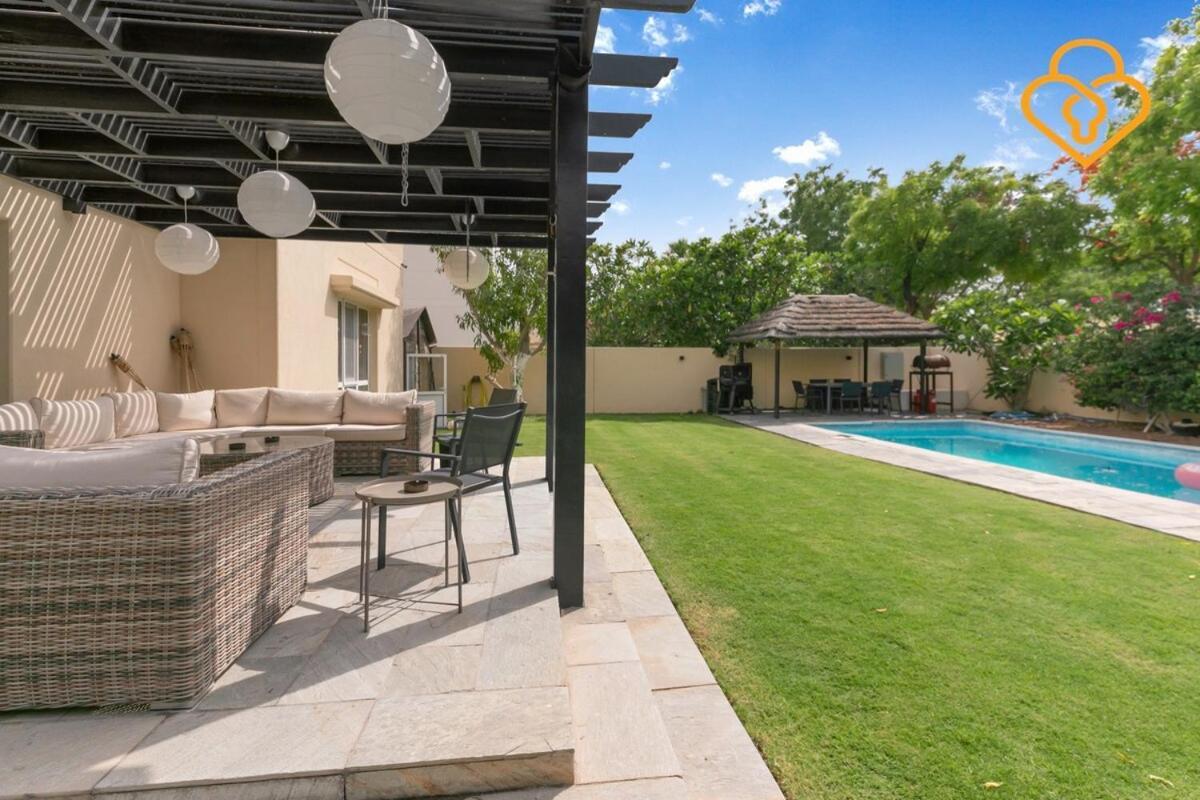 Keysplease Upgraded 4 Bedroom Villa, Private Pool Meadows * Dubai