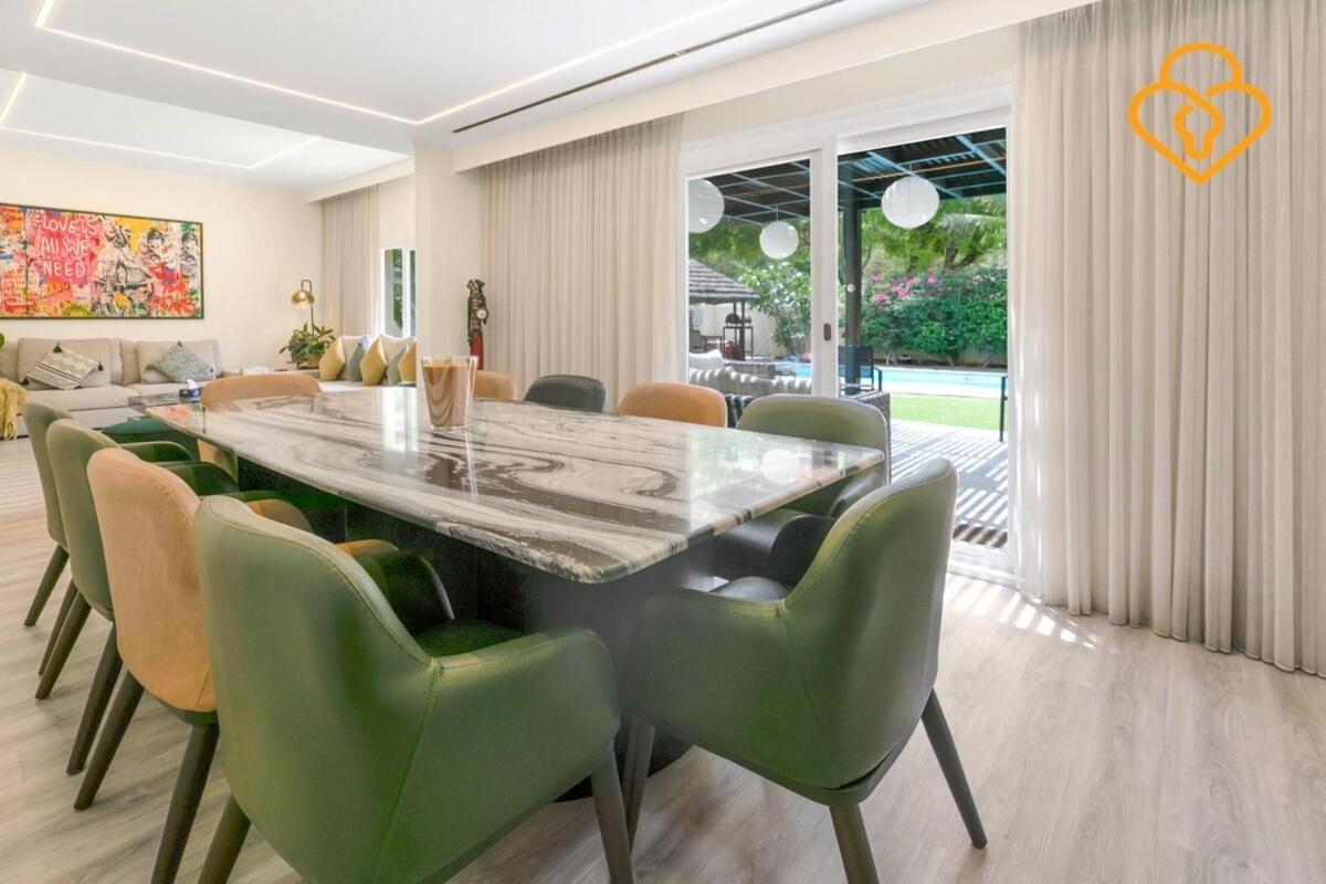 Keysplease Upgraded 4 Bedroom Villa, Private Pool Meadows Villa *