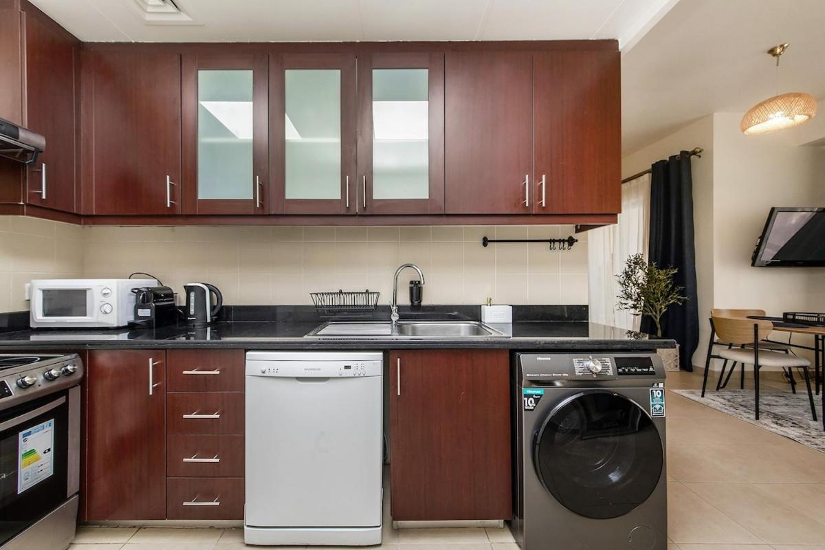 Apartment Marina 1bdr Bahar Dubai