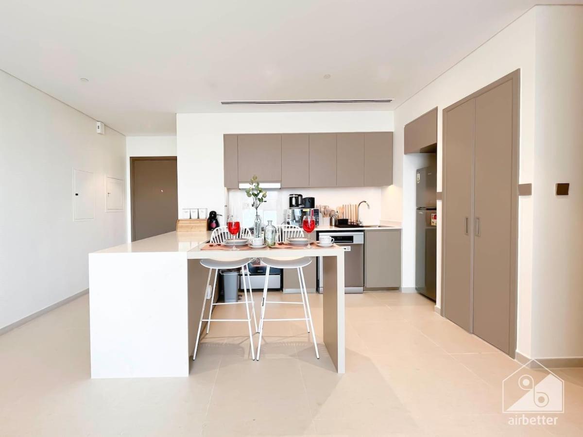 Apartment Grande Luxury 1b With Balcony & Views
