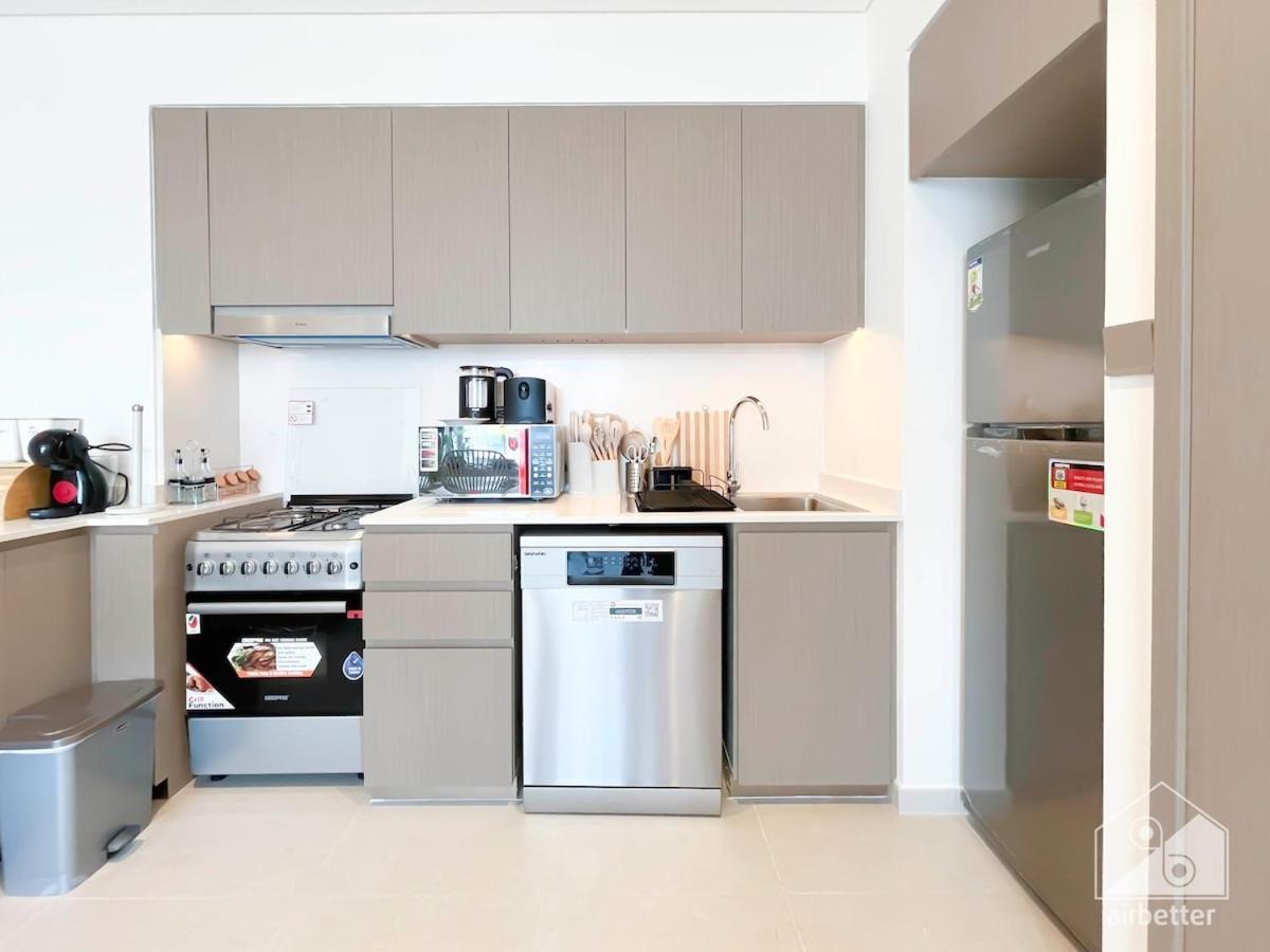 Grande Luxury 1b With Balcony & Views Apartment Dubai