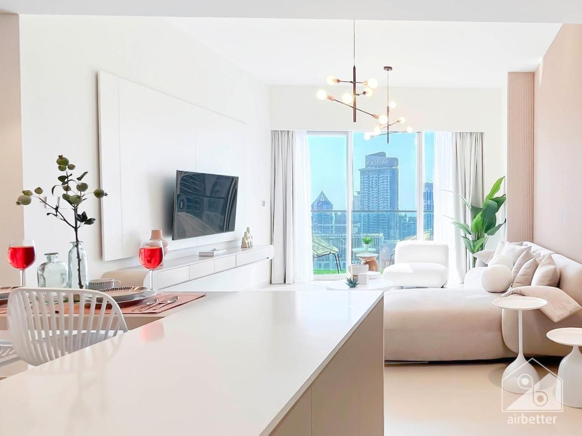 Grande Luxury 1b With Balcony & Views Apartment *