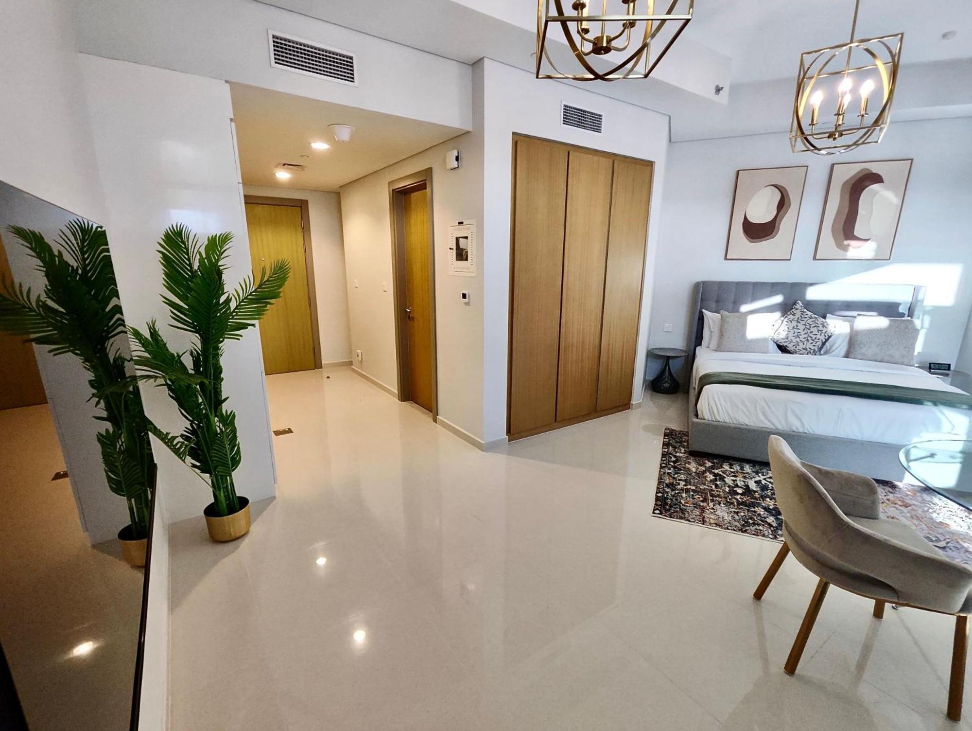 Aykon Tower I Birds Eye View Apartment