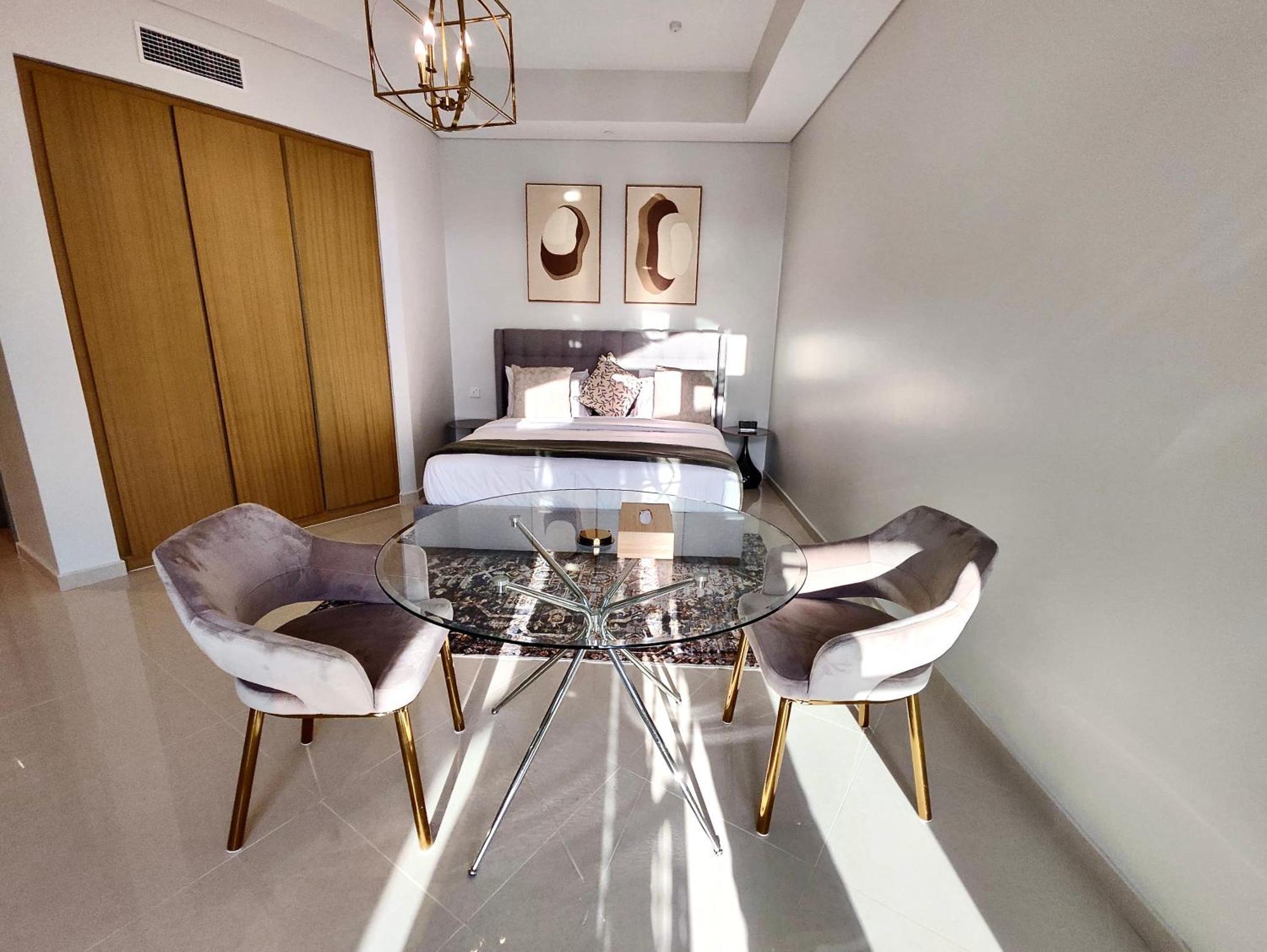 Aykon Tower I Birds Eye View Apartment Dubai