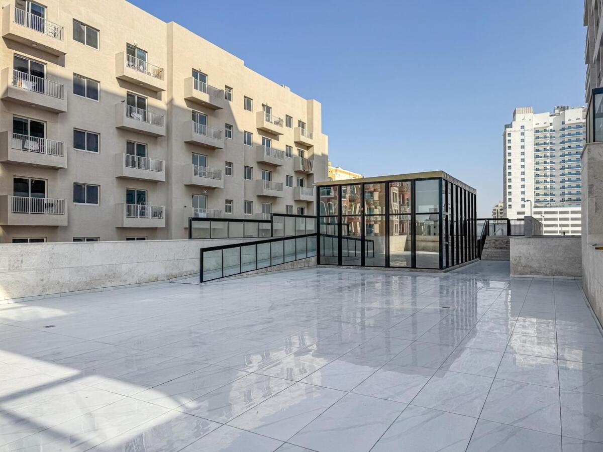 Stylish 1br Sanctuary With Gym And Pool Access Apartment Dubai