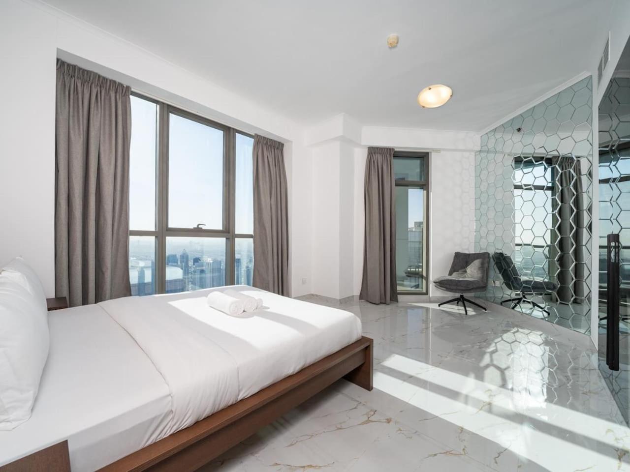 Bright And Spacious 3 Bedroom Retreat In Marina * Dubai