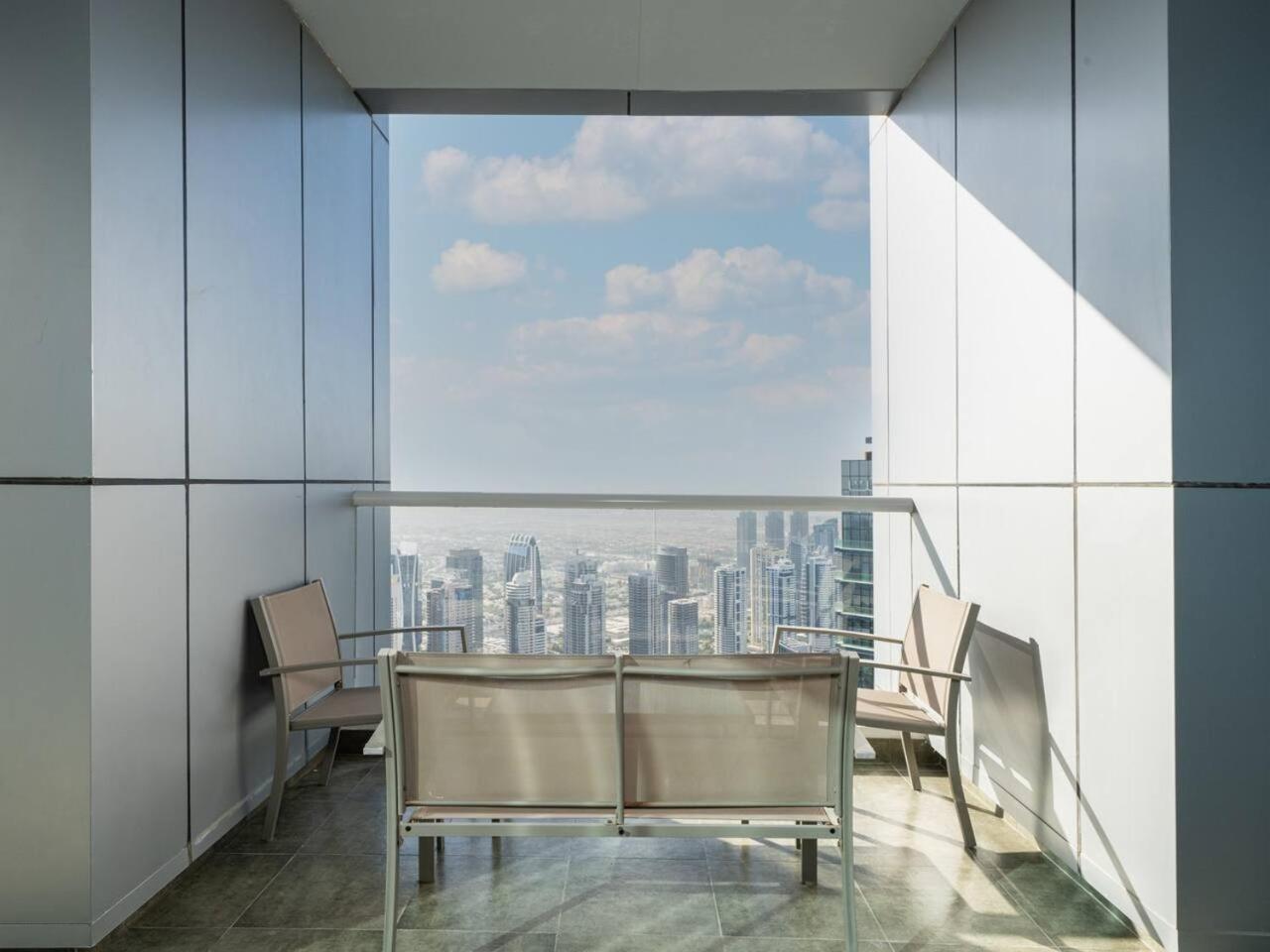 Apartment Bright And Spacious 3 Bedroom Retreat In Marina Dubai