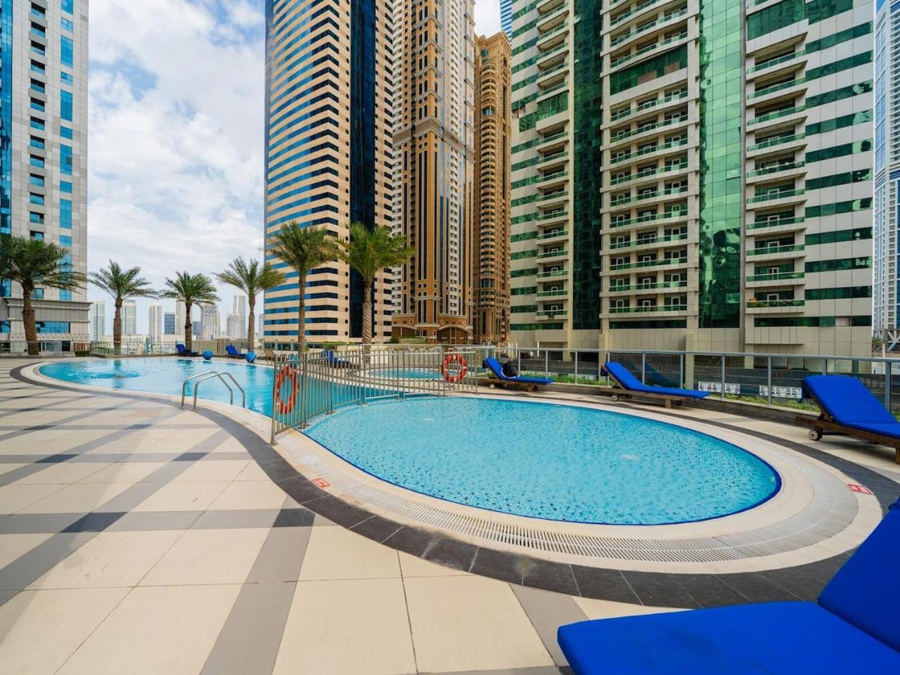 Bright And Spacious 3 Bedroom Retreat In Marina Apartment Dubai