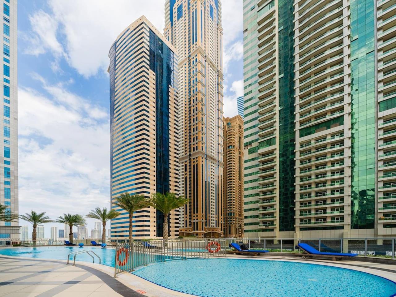 Bright And Spacious 3 Bedroom Retreat In Marina * Dubai