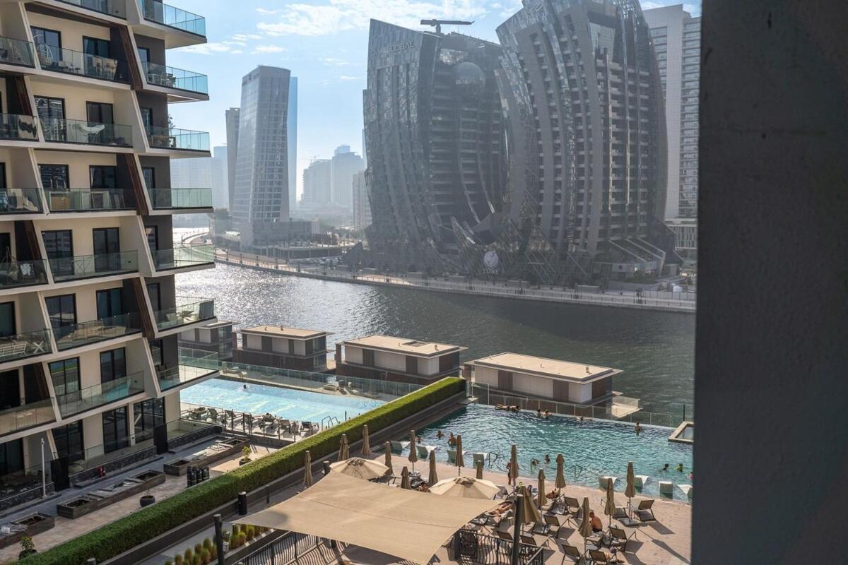 Downtown Stay With Burj Khalifa Views, Swimming Pool,Steam,Sauna,Gym In The Heart Of Business Bay Dubai