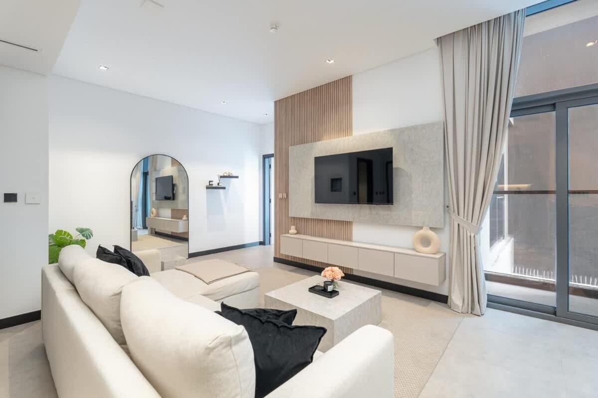 Downtown Stay With Burj Khalifa Views, Swimming Pool,Steam,Sauna,Gym In The Heart Of Business Bay Apartment