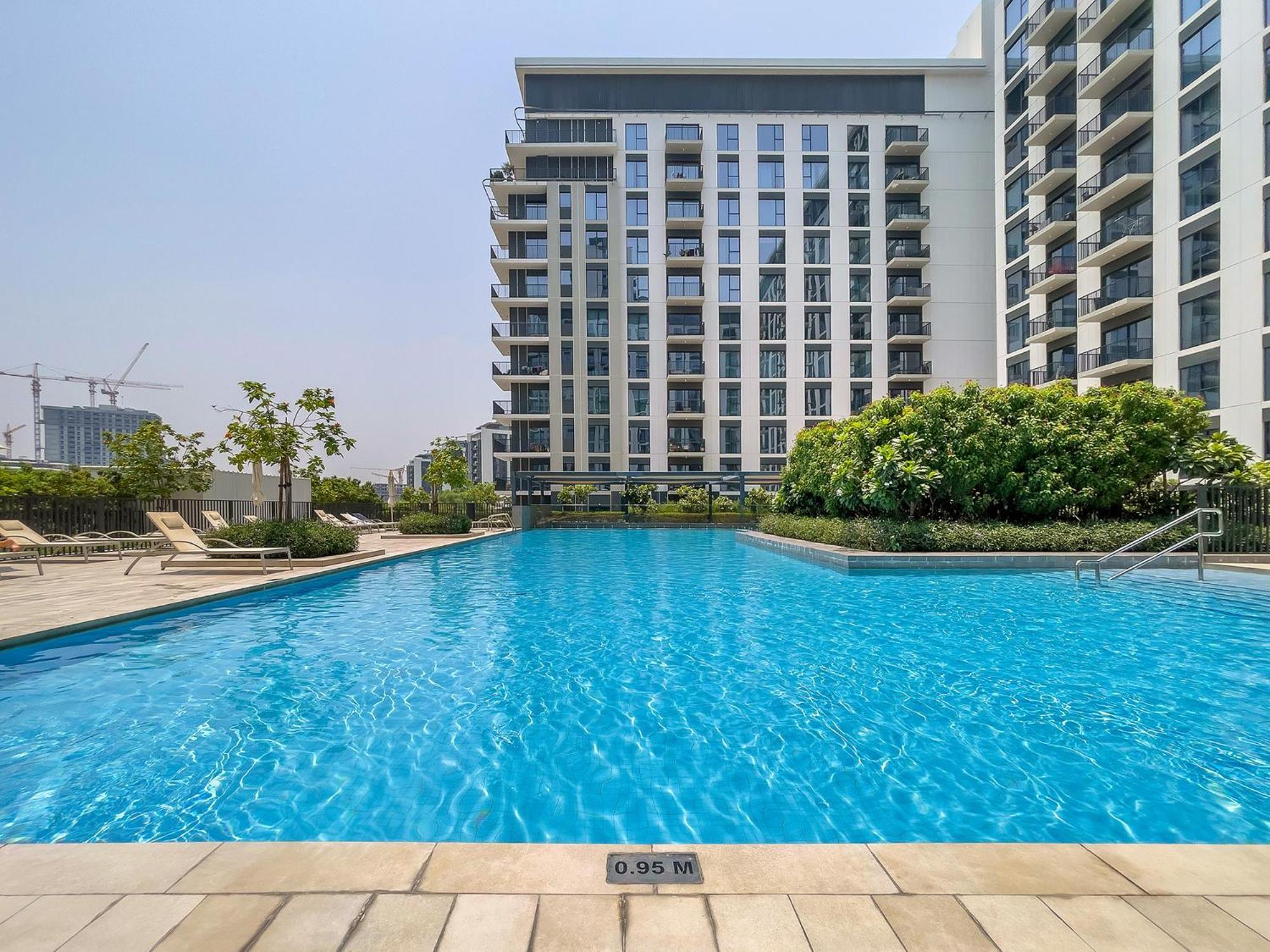 Premium At Executive Residences Apartment