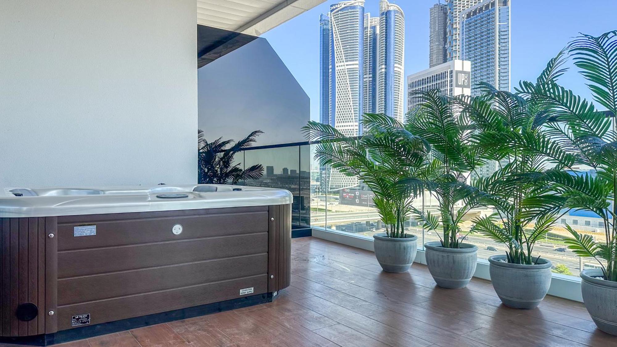 Relax In Luxury 1br With Jacuzzi & Skyline Views - 6ab03