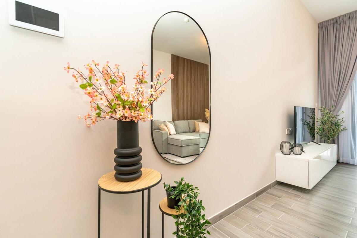 Sleek & Modern 1br With Luxury Pool In Jvc