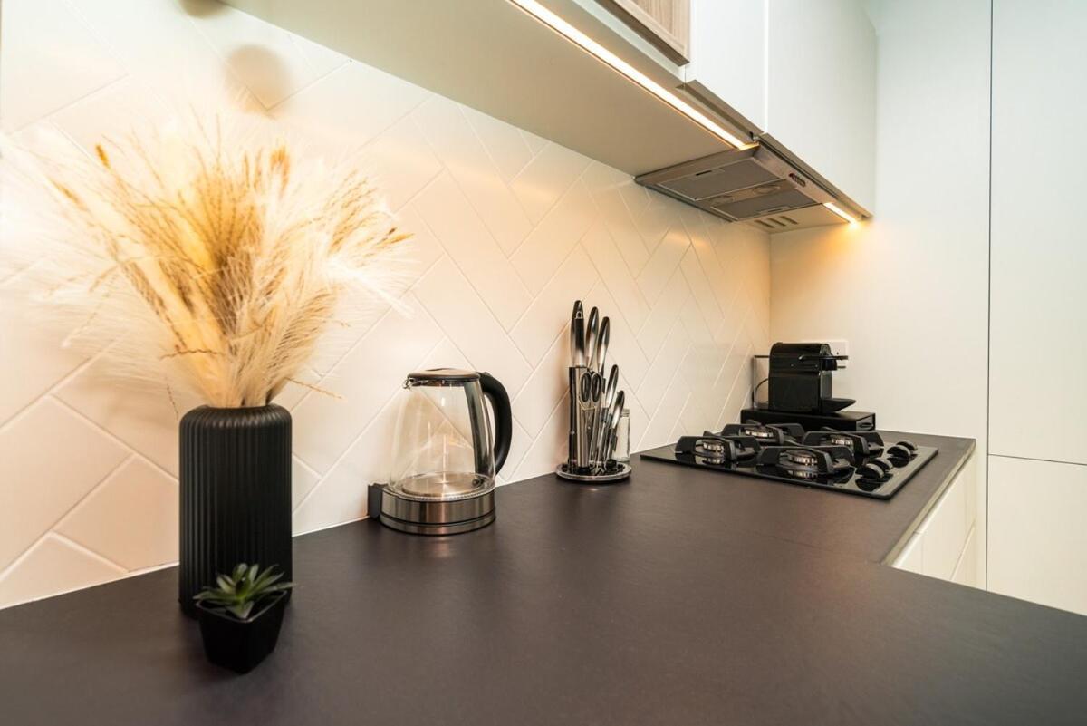 Apartment Sleek & Modern 1br With Luxury Pool In Jvc