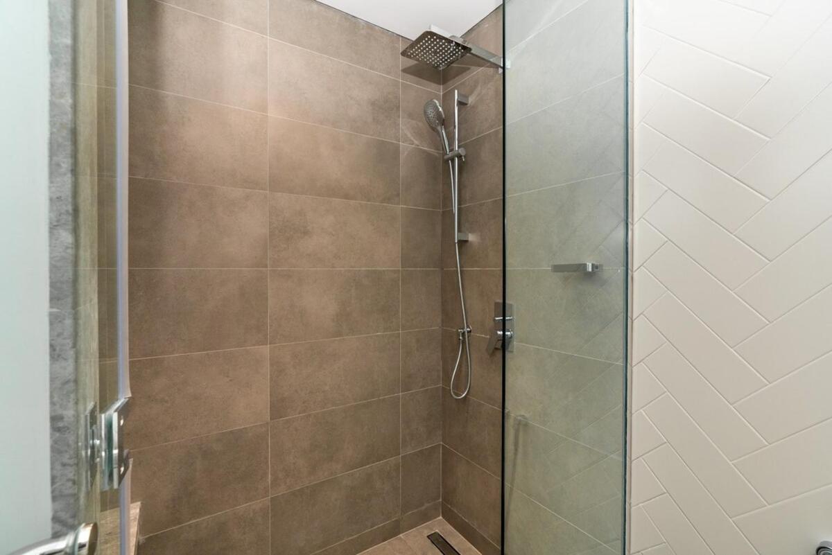 Apartment Sleek & Modern 1br With Luxury Pool In Jvc