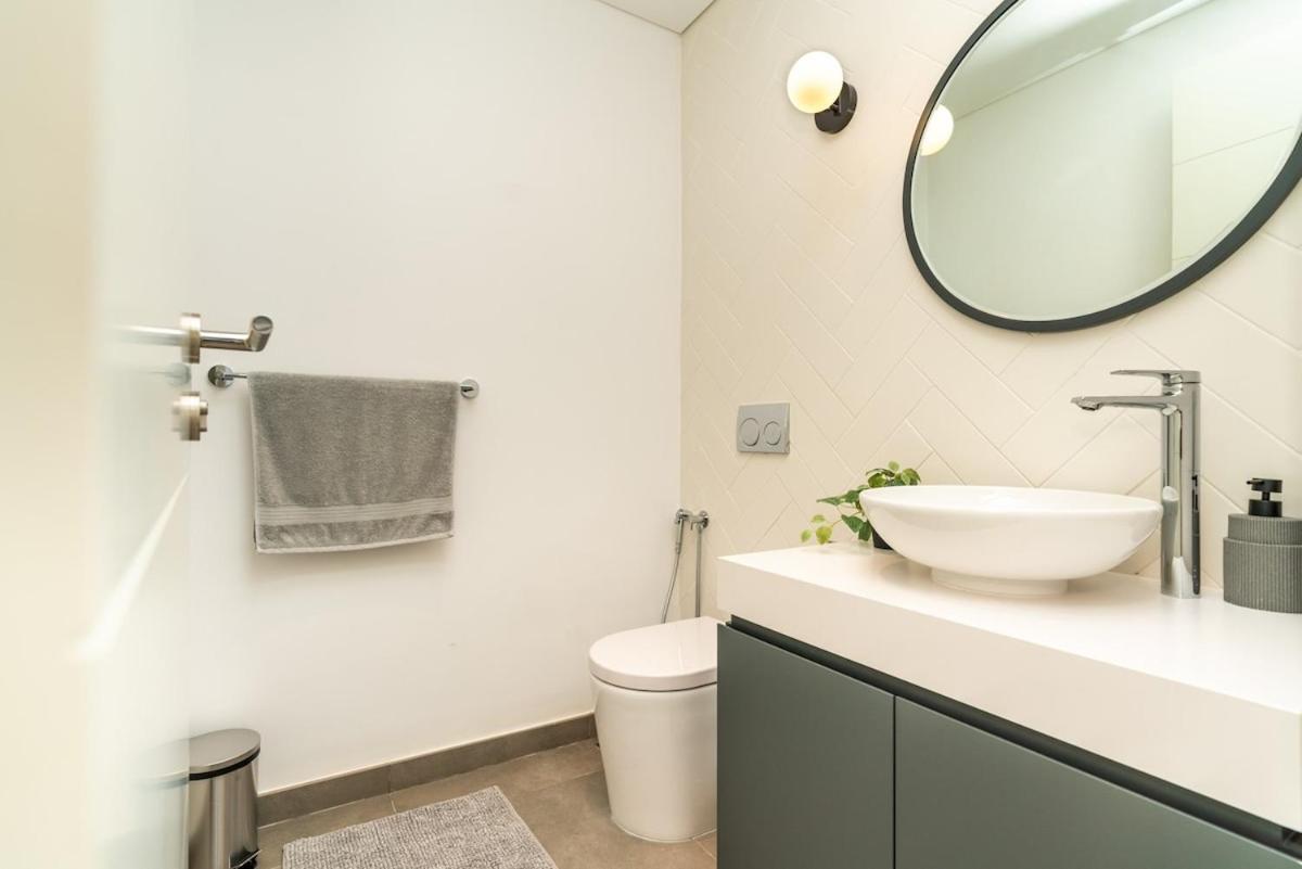 Sleek & Modern 1br With Luxury Pool In Jvc * Dubai