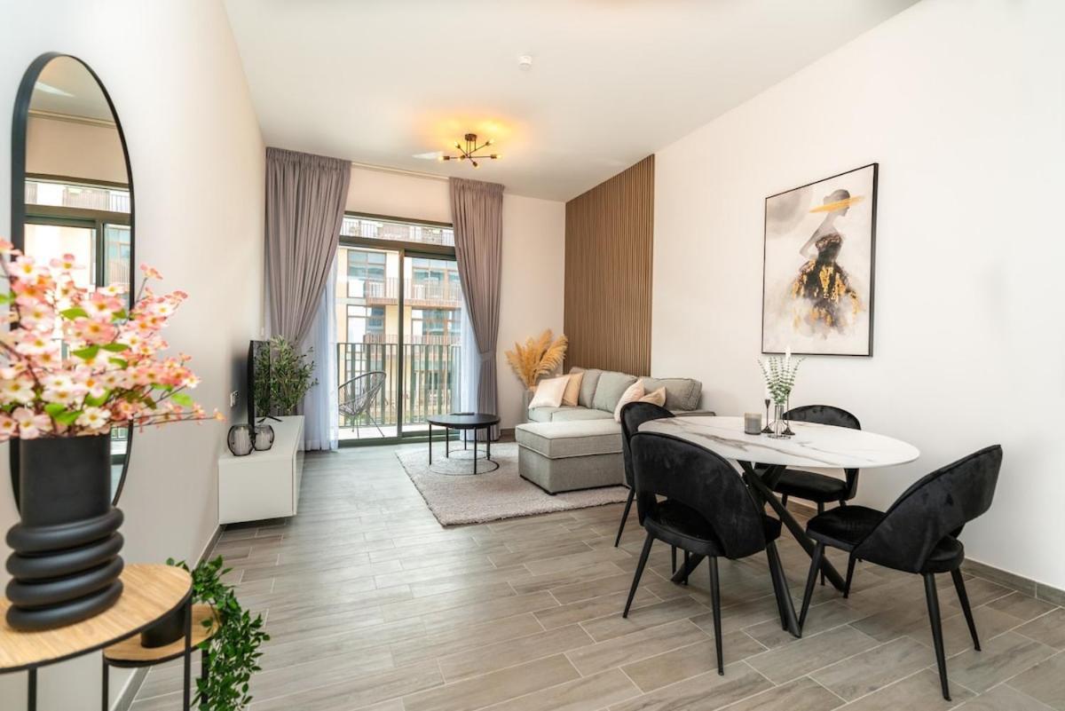 Sleek & Modern 1br With Luxury Pool In Jvc Apartment *