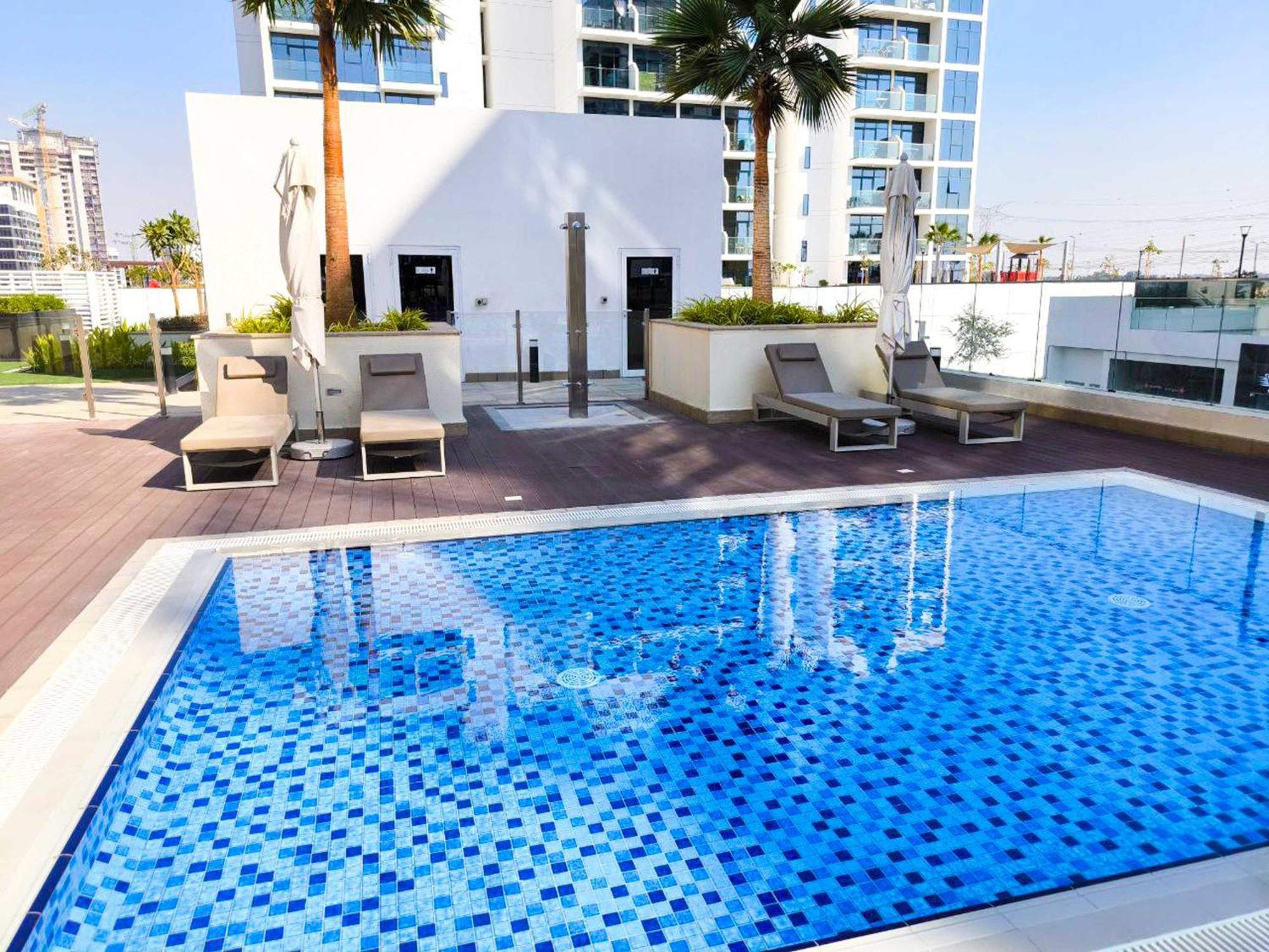 10 Mins From Downtown Pool Gym Large Terrace *