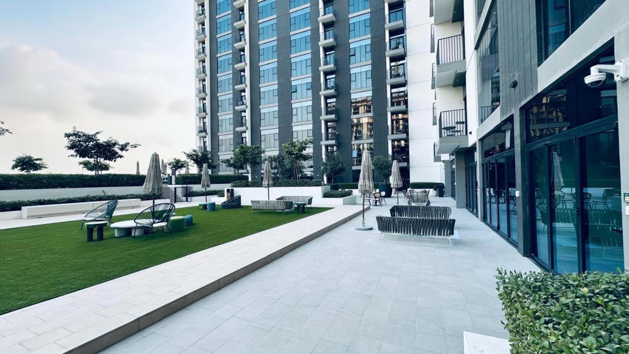 Brand New Azizi Riv 14 * Dubai