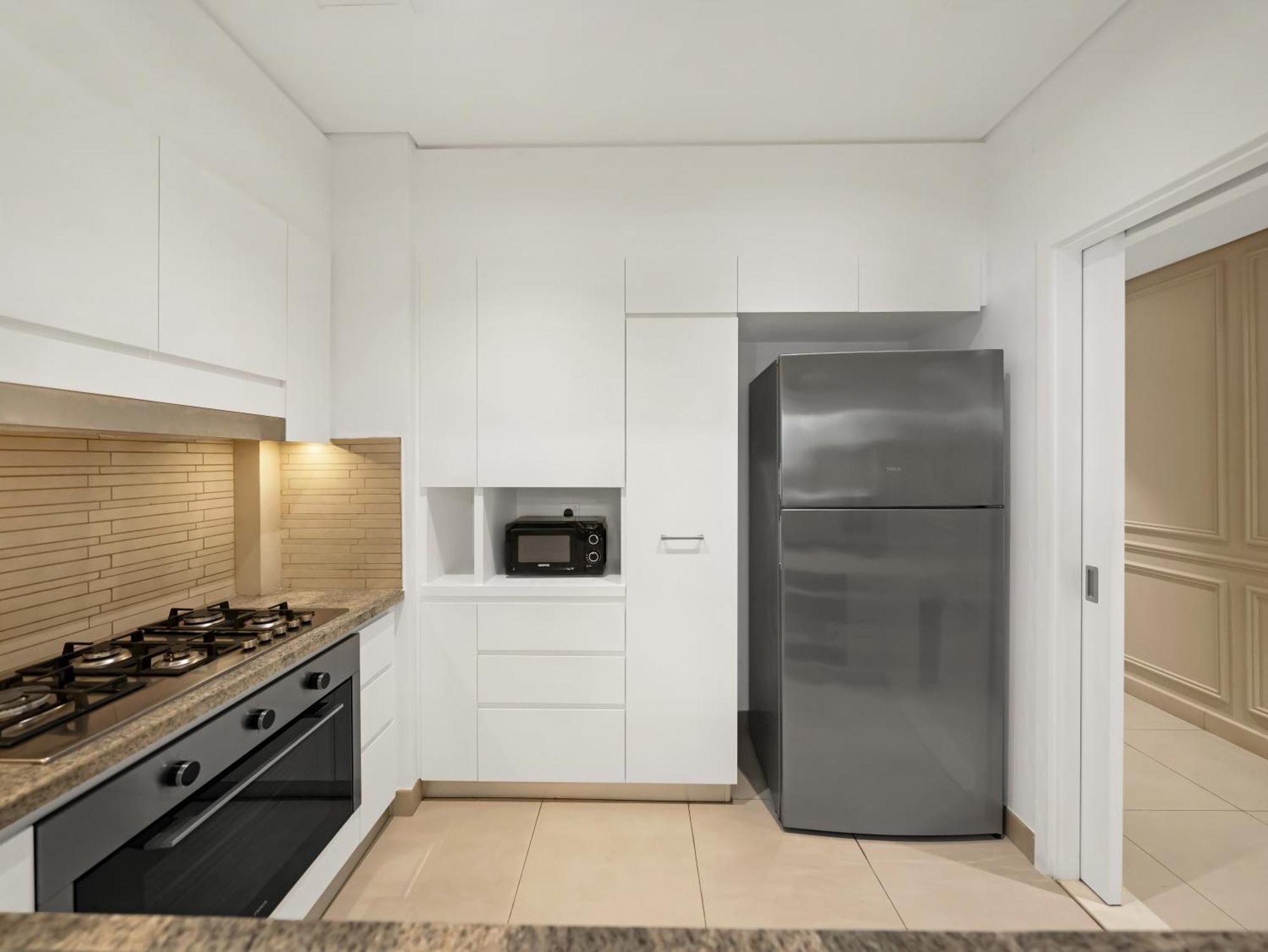 Brand New! Downtown Views Located On Mall Apartment