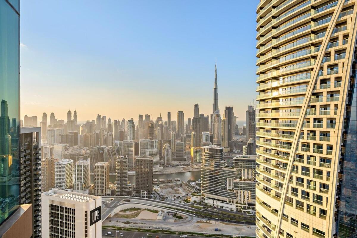 First Class 1br Iconic Sls With Infinity Pool Apartment Dubai