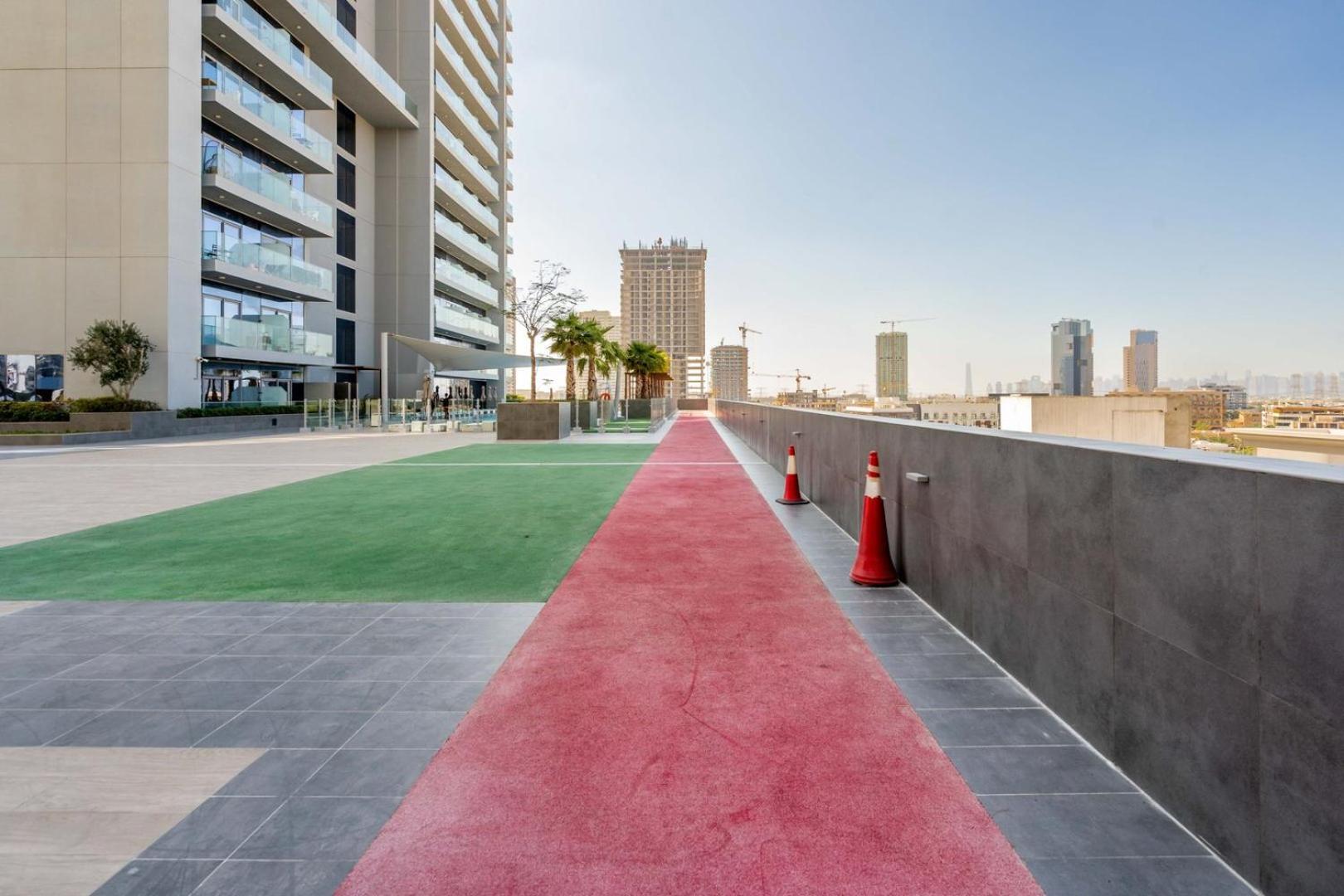 Apartment Modern 1br With Balcony, Pool & Stunning Views *