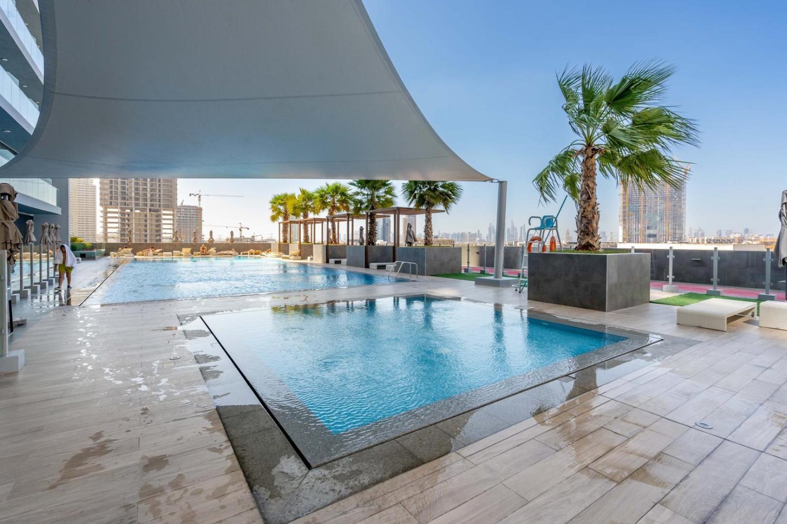 Apartment Modern 1br With Balcony, Pool & Stunning Views Dubai