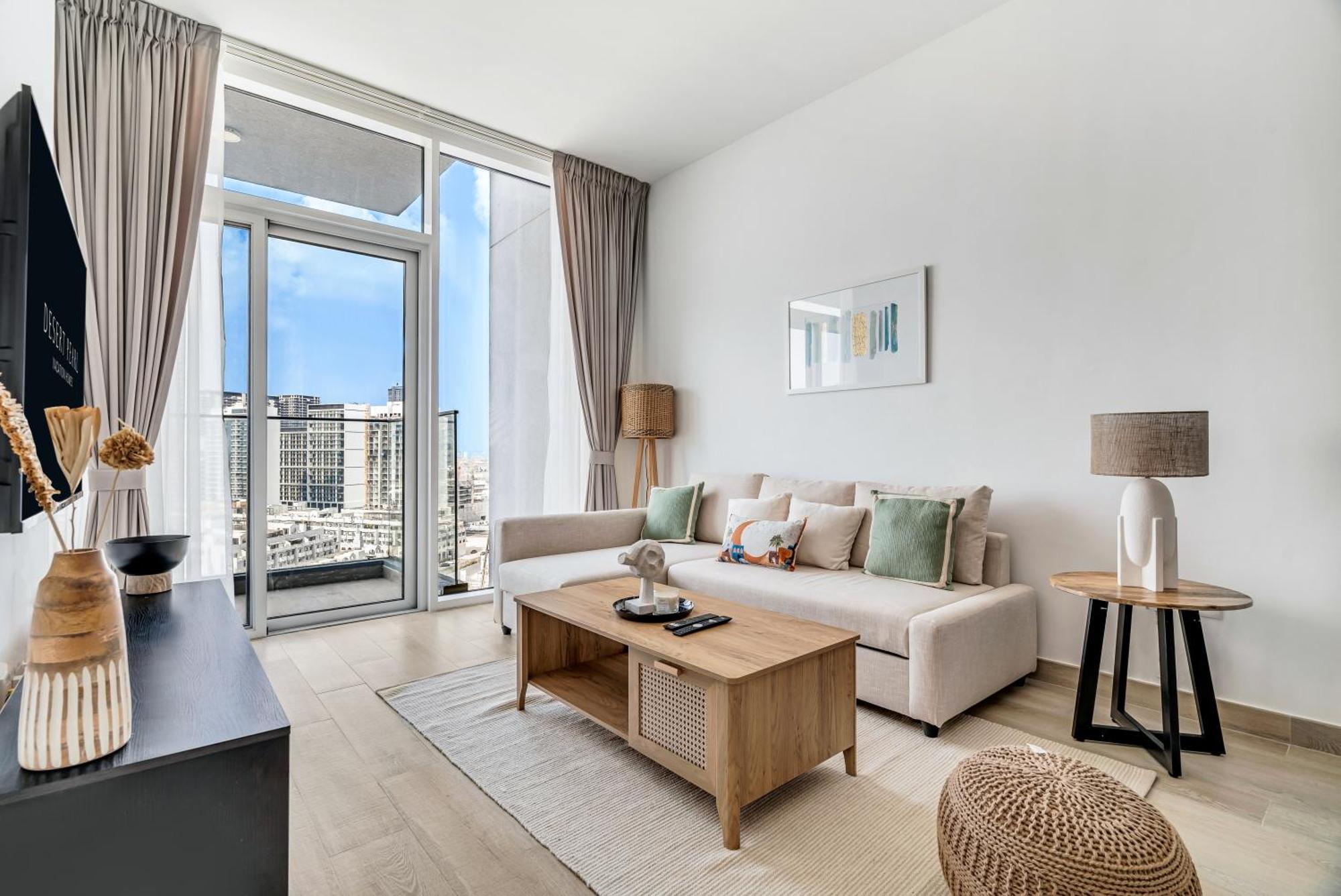 Apartment Modern 1br With Balcony, Pool & Stunning Views *