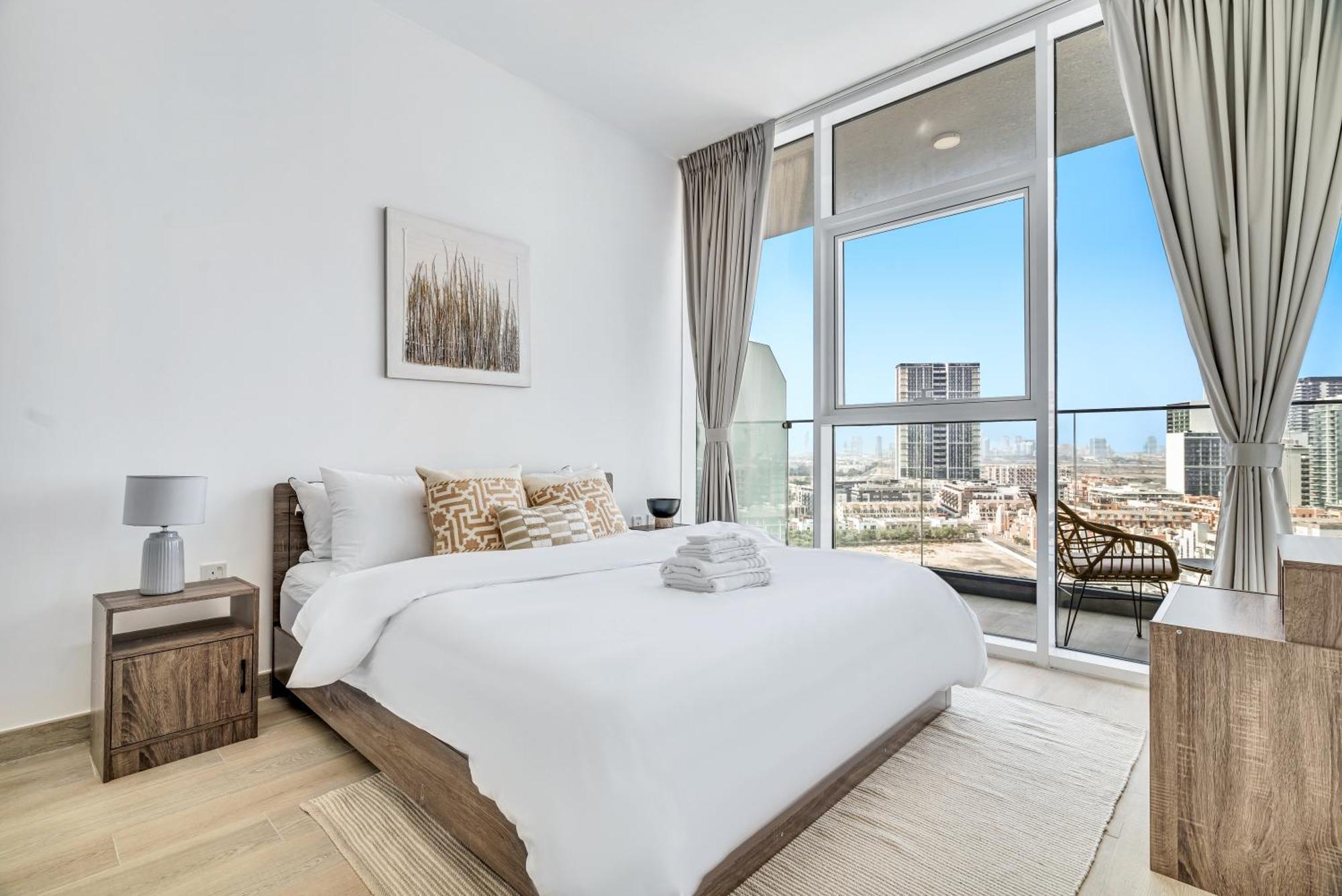 Modern 1br With Balcony, Pool & Stunning Views Apartment *
