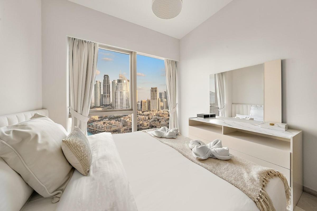 Apartment First Class 2br Burj Khalifa & Fountain View Dubai