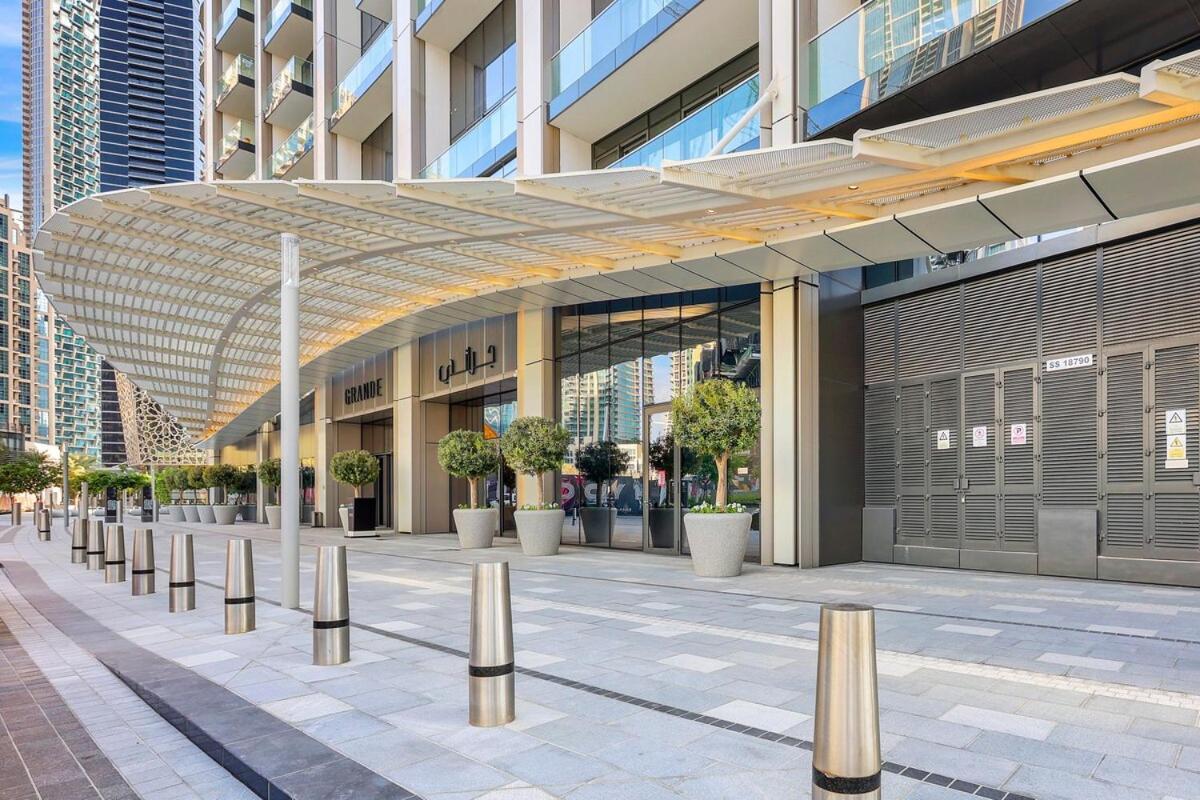 Apartment First Class 2br Burj Khalifa & Fountain View Dubai