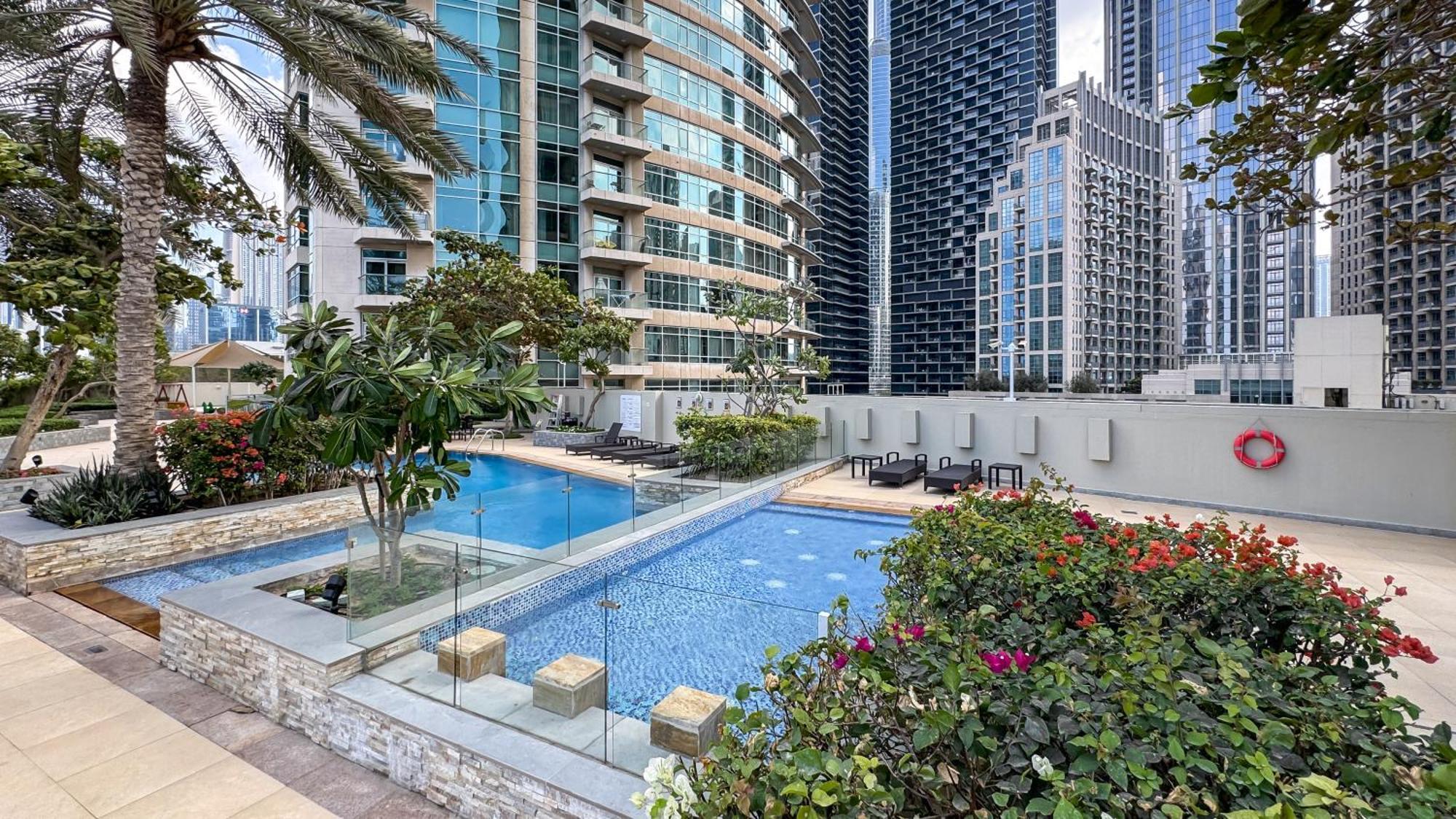 1 Bedroom Exquisite Urban Living In Downtown Apartment