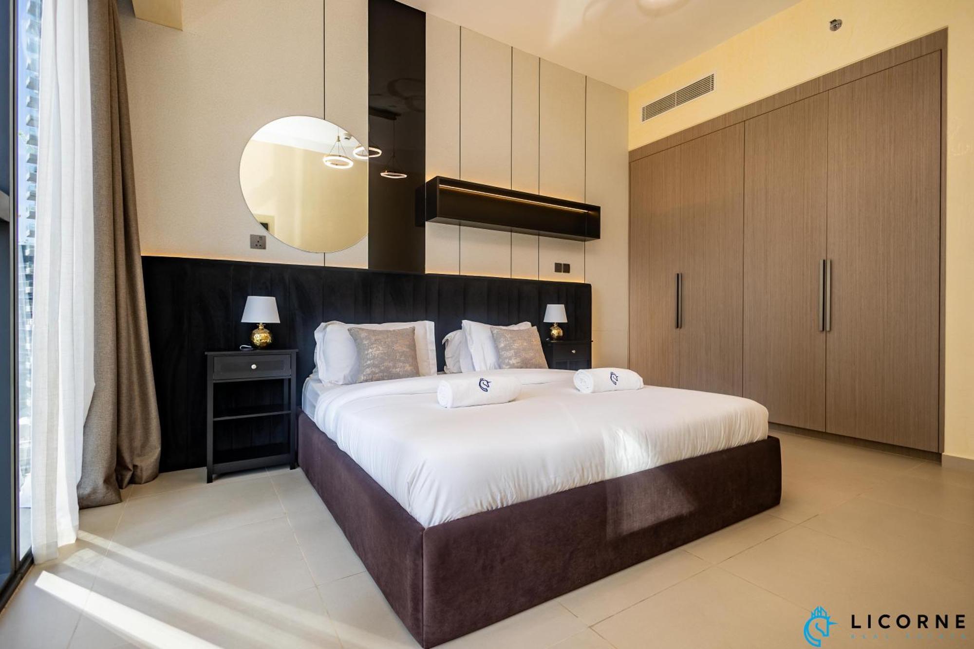 Downtown Haven 2br Near Mall & Burj Khalifa In Act One Act Two Apartment