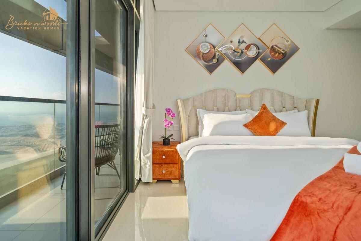 Apartment Luxury Sea View High Floor 3bhk *