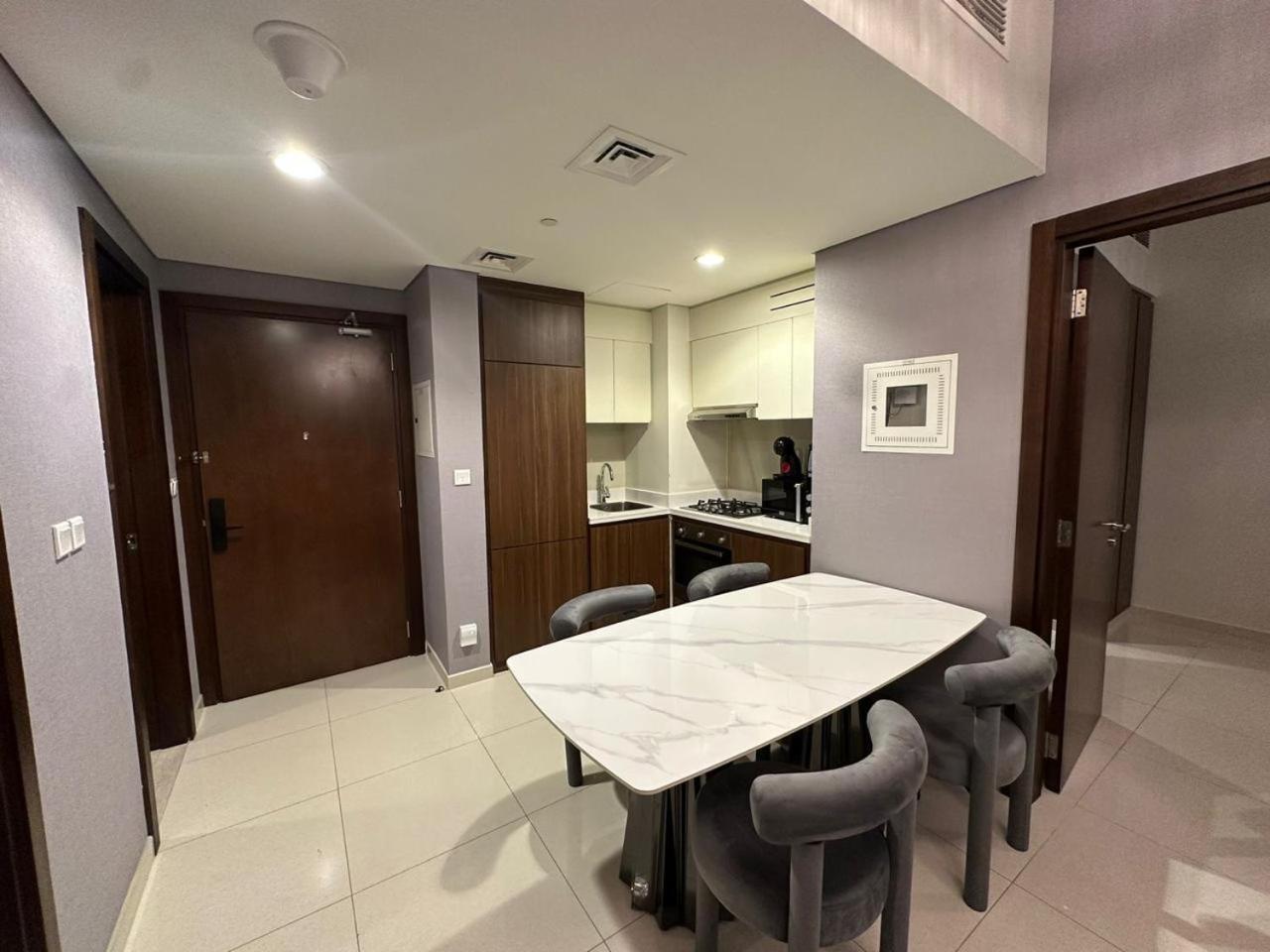 Damac Vera 2 Bedroom With Canal View Apartment Dubai