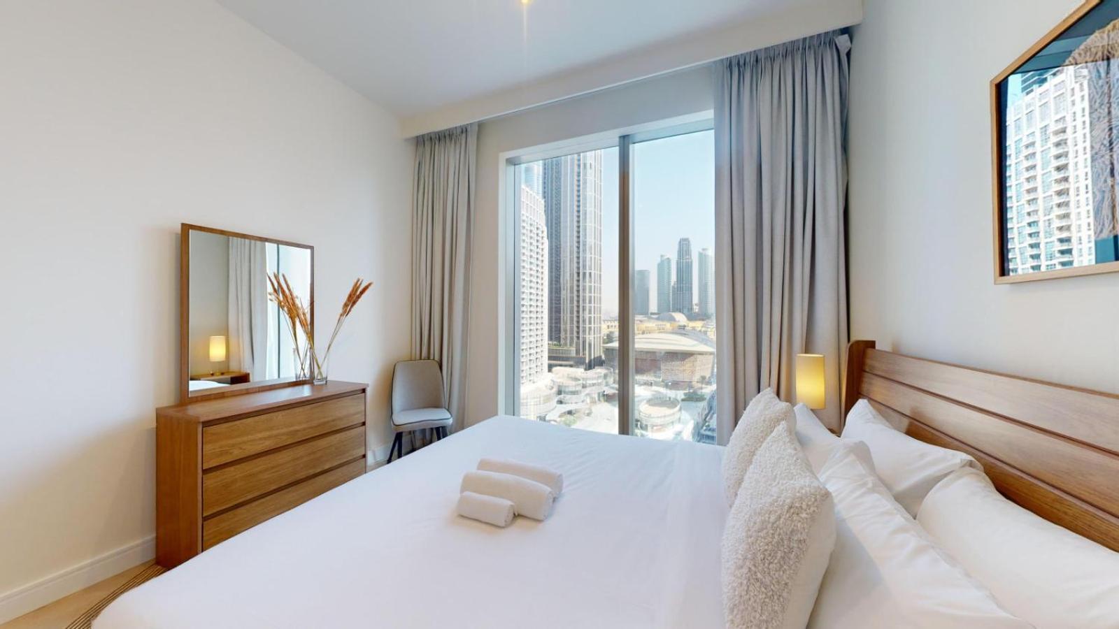 Tower - Aesthetic Three Bedroom In Downtown *