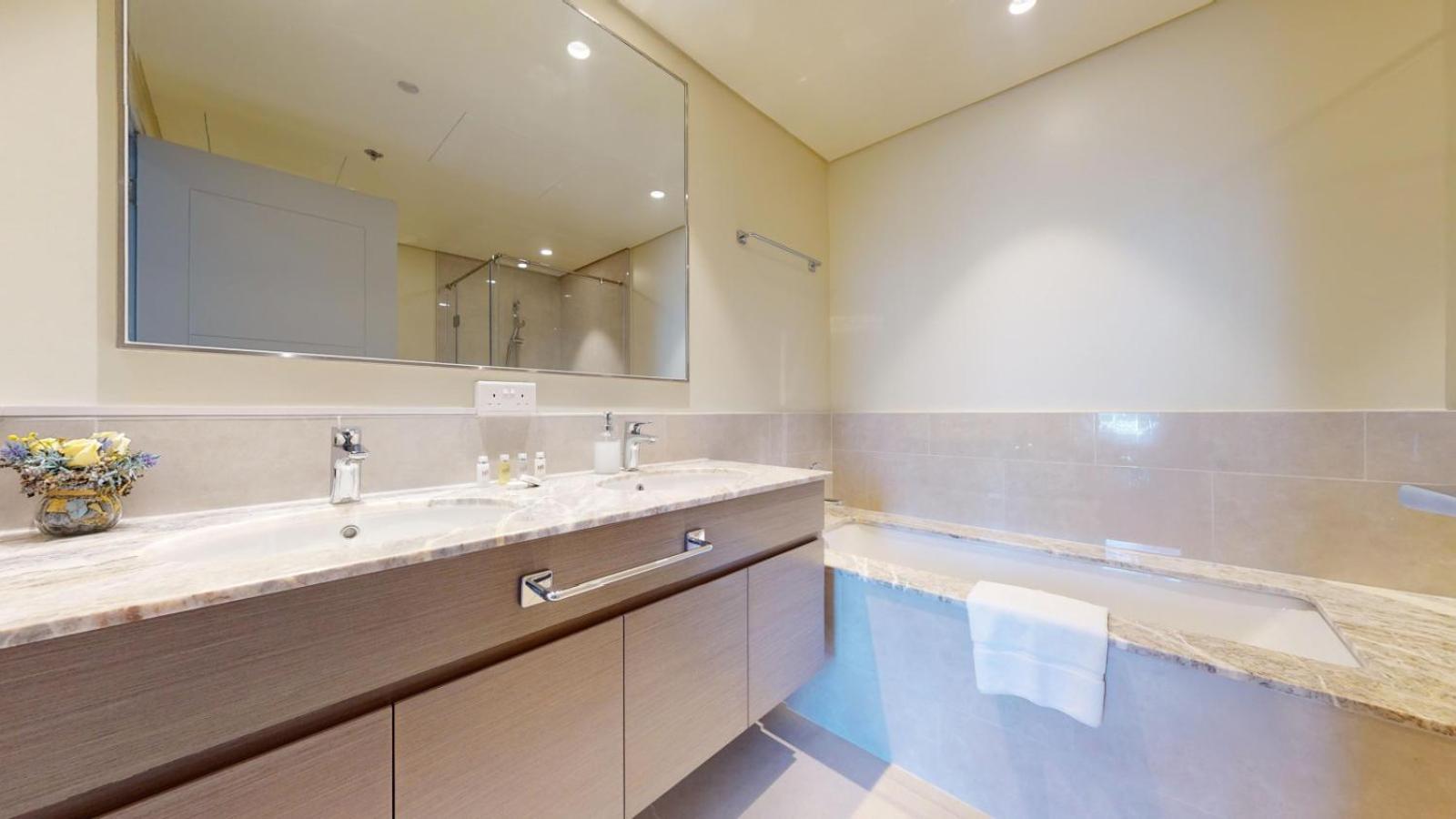 Tower - Aesthetic Three Bedroom In Downtown Dubai