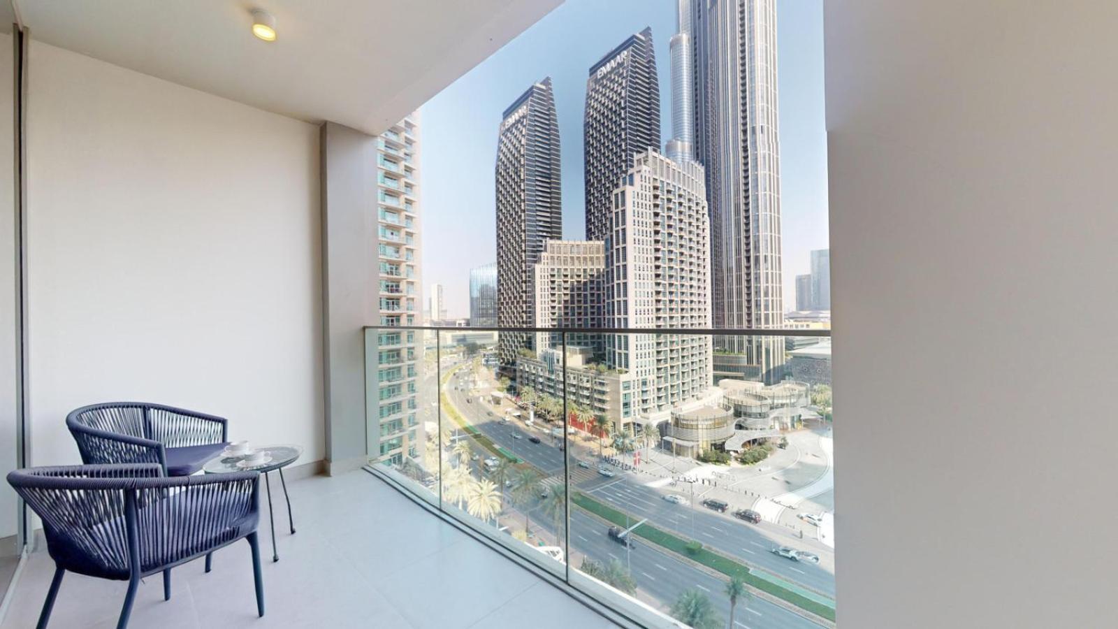 Tower - Aesthetic Three Bedroom In Downtown